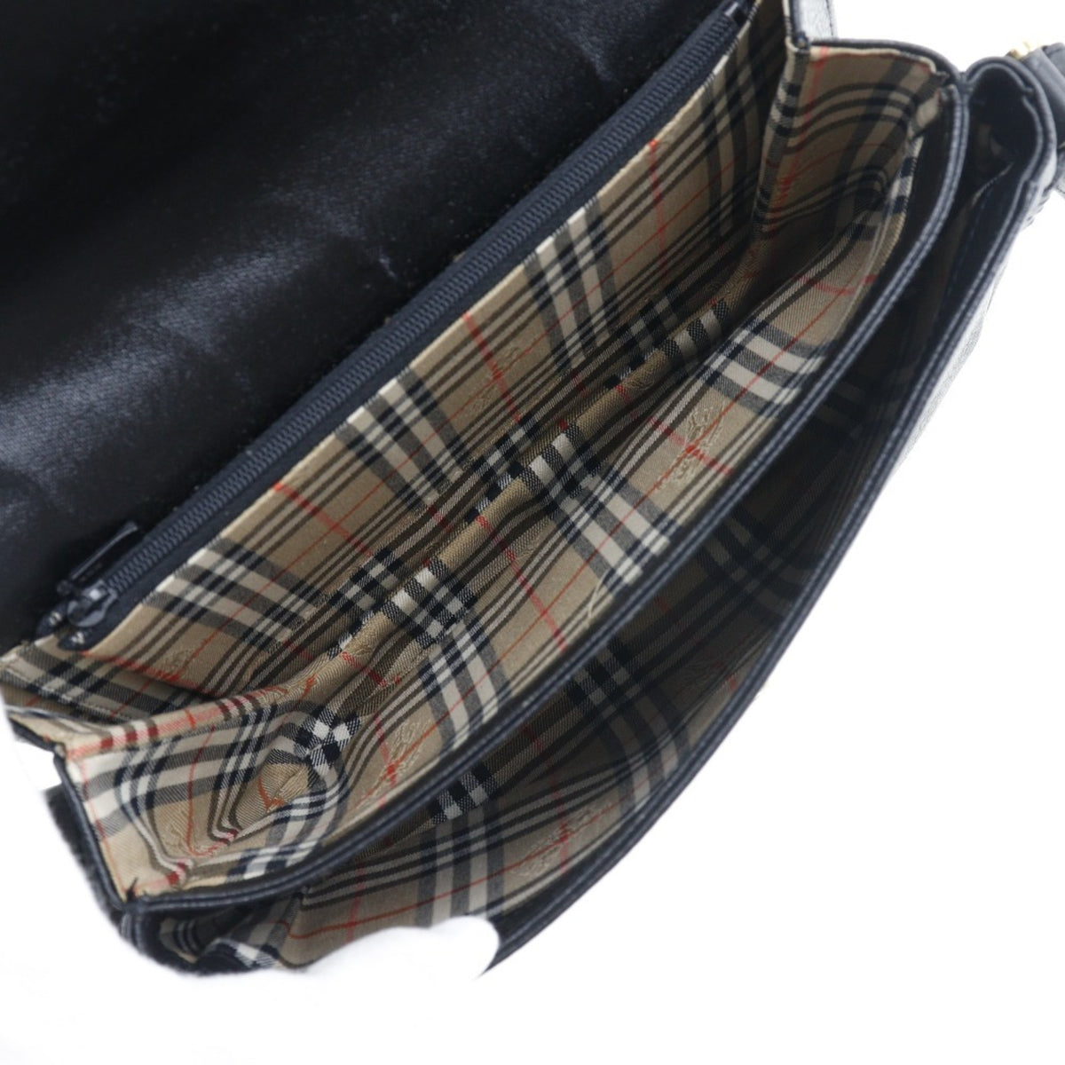 Burberry Black Leather Shoulder Bag (Pre-Owned)