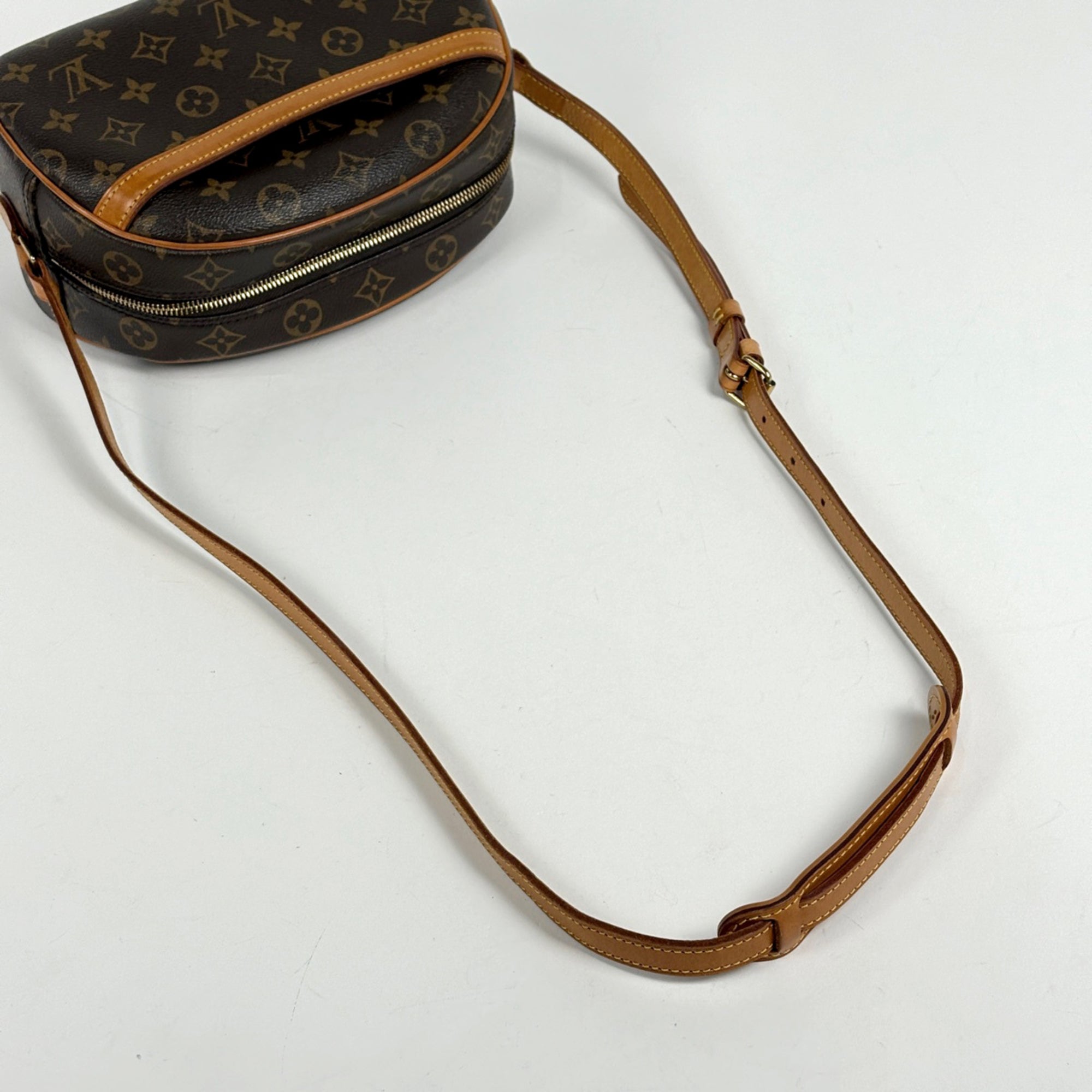 Louis Vuitton Brown Monogram Shoulder Bag (Pre-Owned)