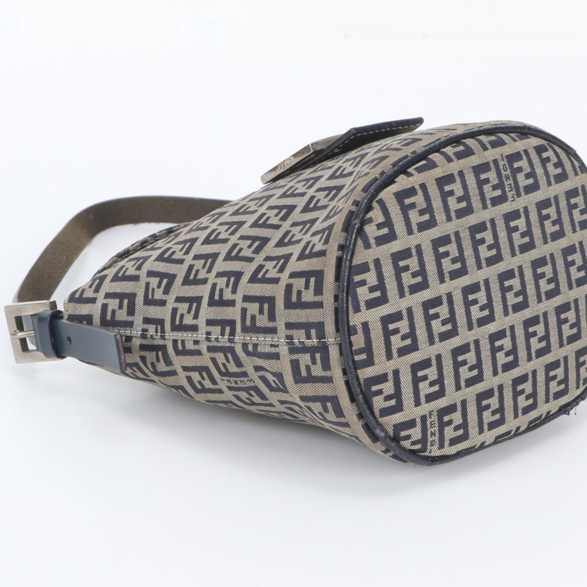 Fendi Gray Navy Leather Canvas Handbag (Pre-Owned)