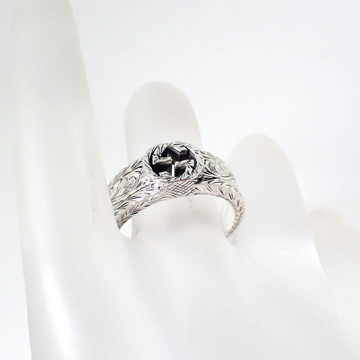 Gucci Sterling Silver 925 Band Ring (Pre-Owned)