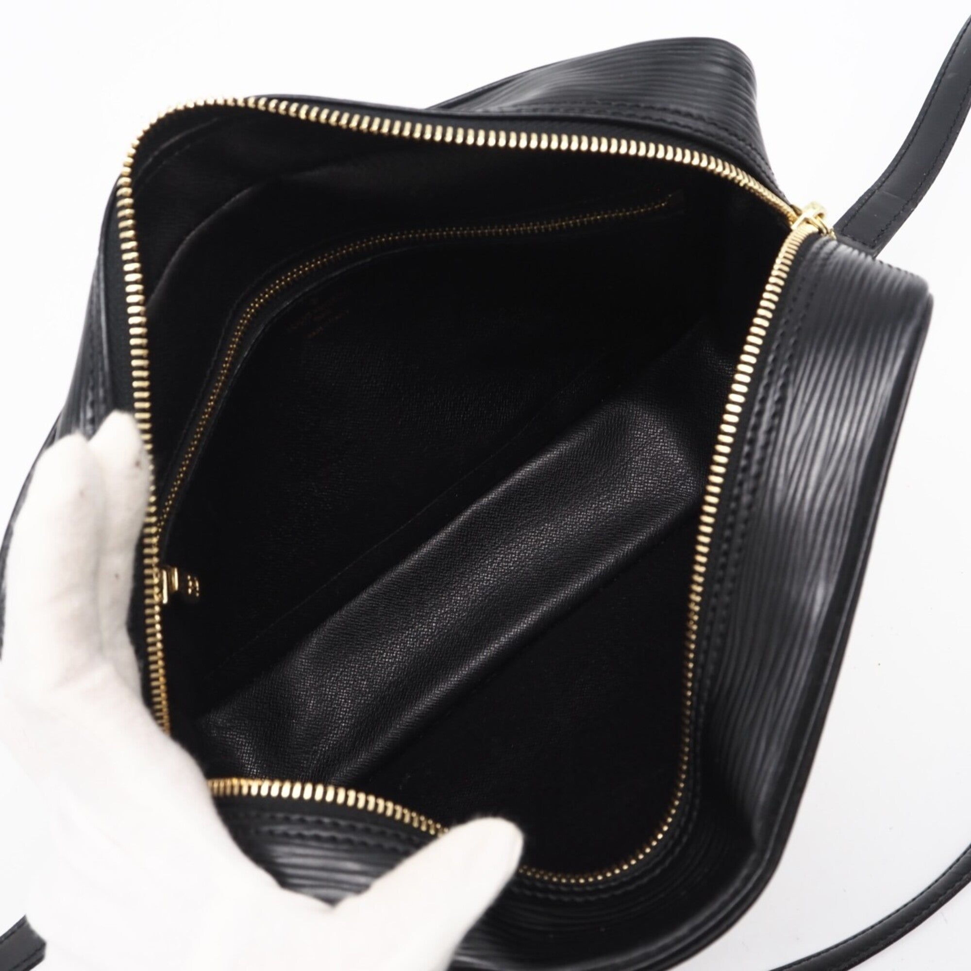 Louis Vuitton Black Noir Leather Shoulder Bag (Pre-Owned)