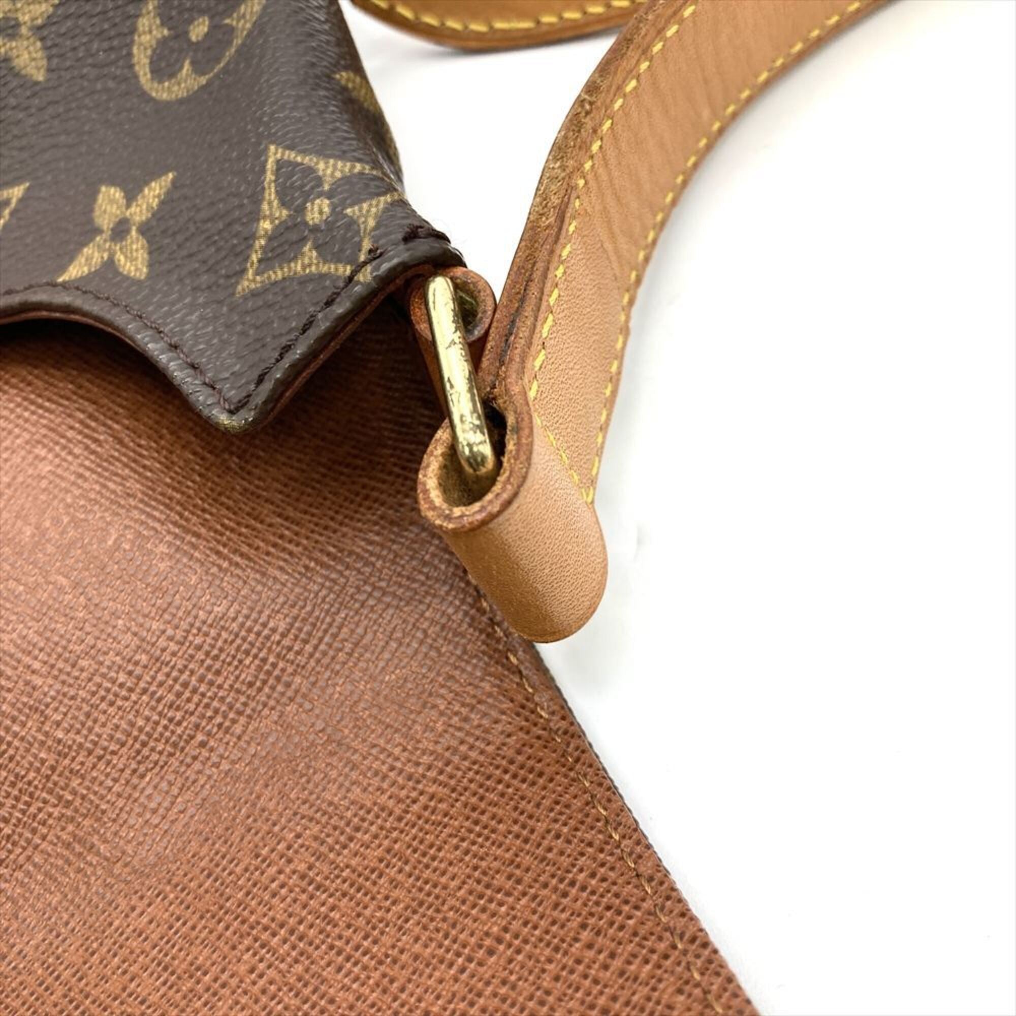 Louis Vuitton Brown Monogram Monogram Shoulder Bag (Pre-Owned)