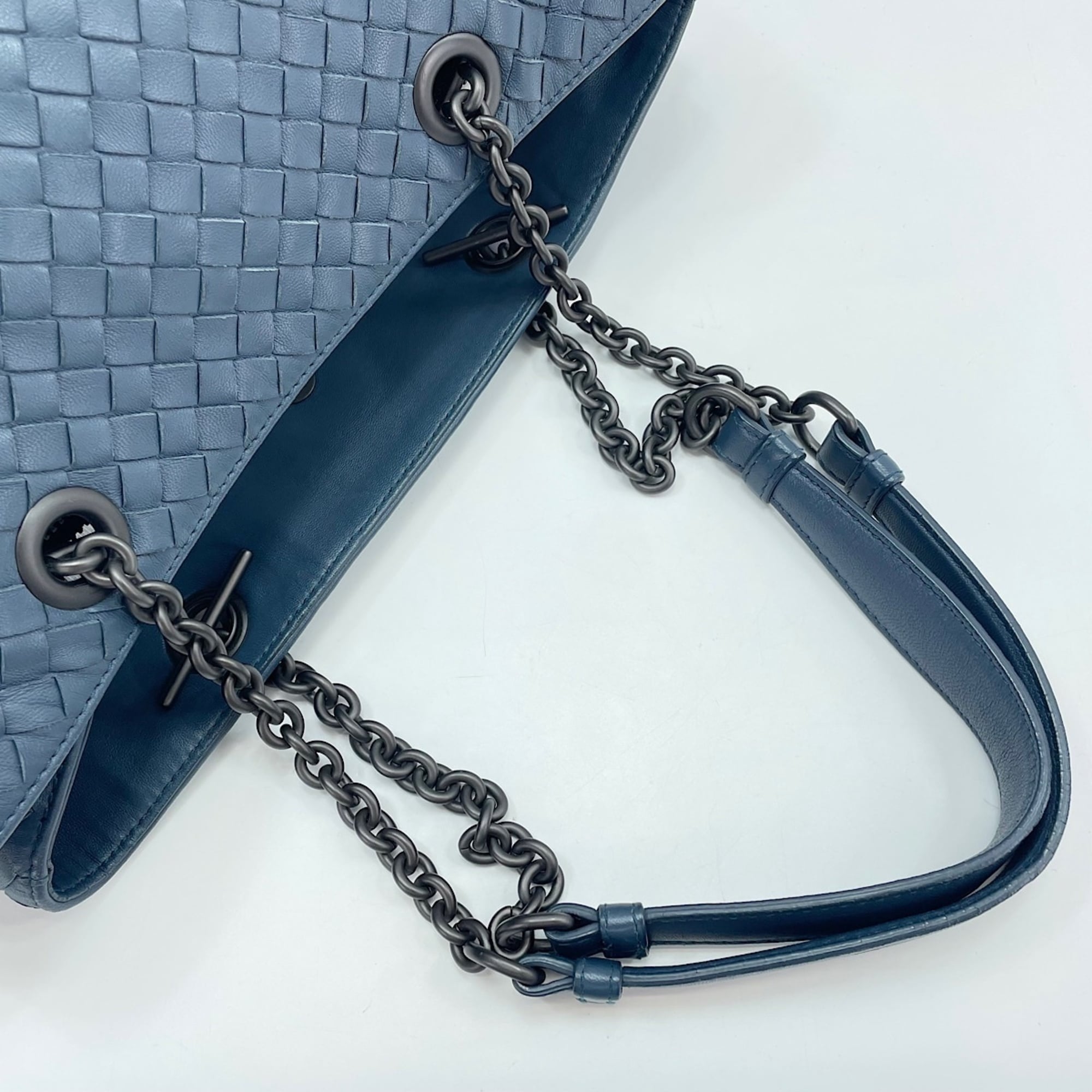 Bottega Veneta Navy Handbag (Pre-Owned)