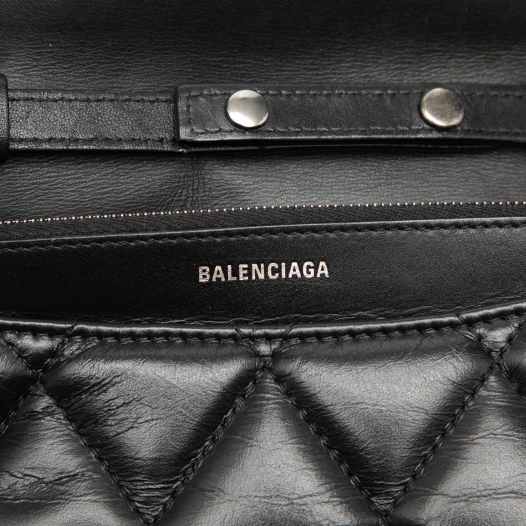 Balenciaga Black Leather Shoulder Bag (Pre-Owned)