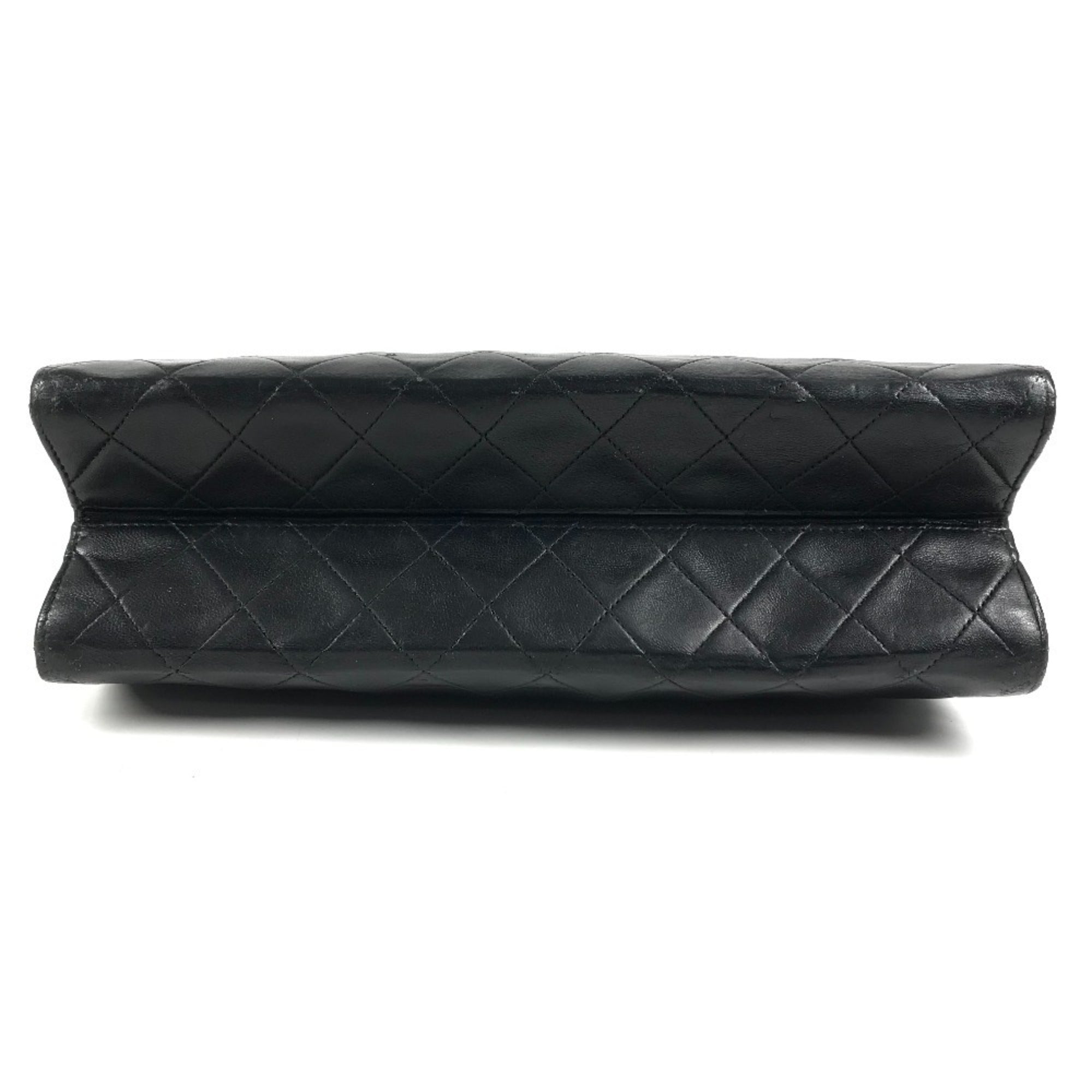 Chanel Matelasse Black Leather Shoulder Bag (Pre-Owned)