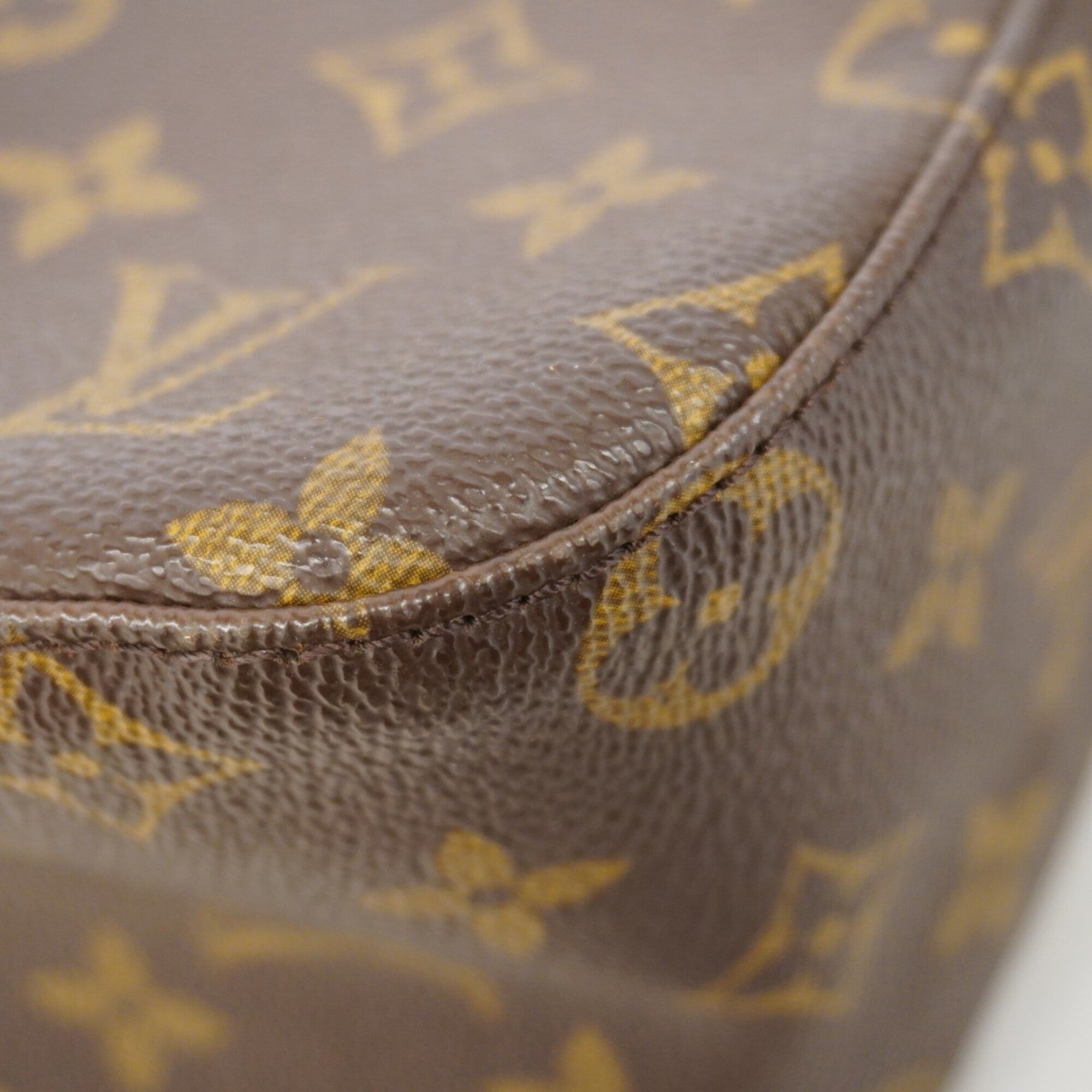Louis Vuitton Brown Shoulder Bag (Pre-Owned)