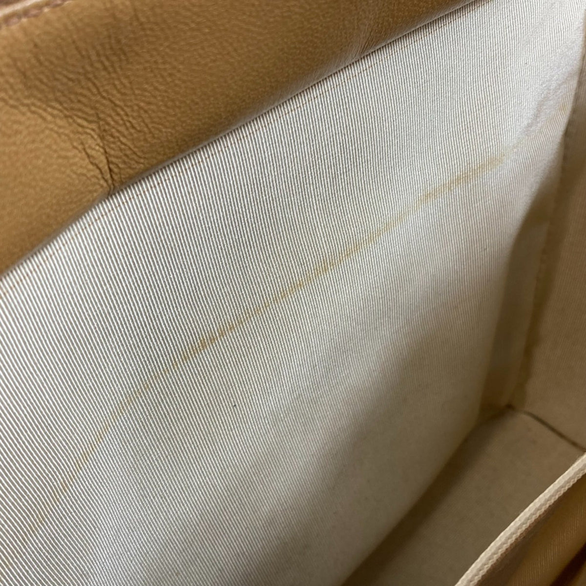 Chanel Beige Leather Tote Bag (Pre-Owned)