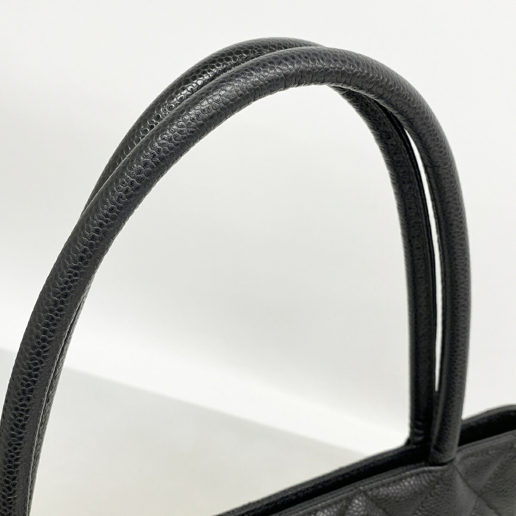 Chanel Black Grained Calfskin Tote Bag (Pre-Owned)