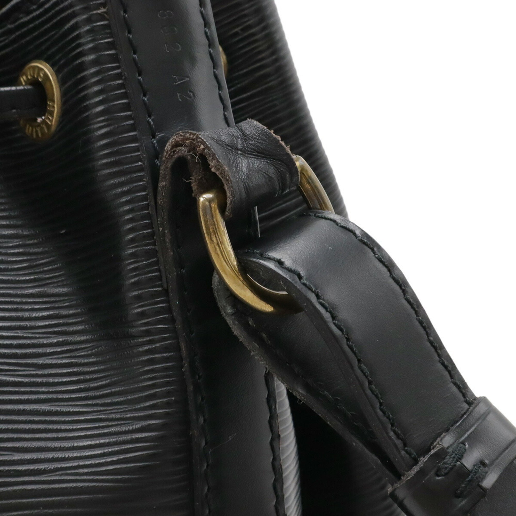 Louis Vuitton Noir Epi Leather Shoulder Bag (Pre-Owned)