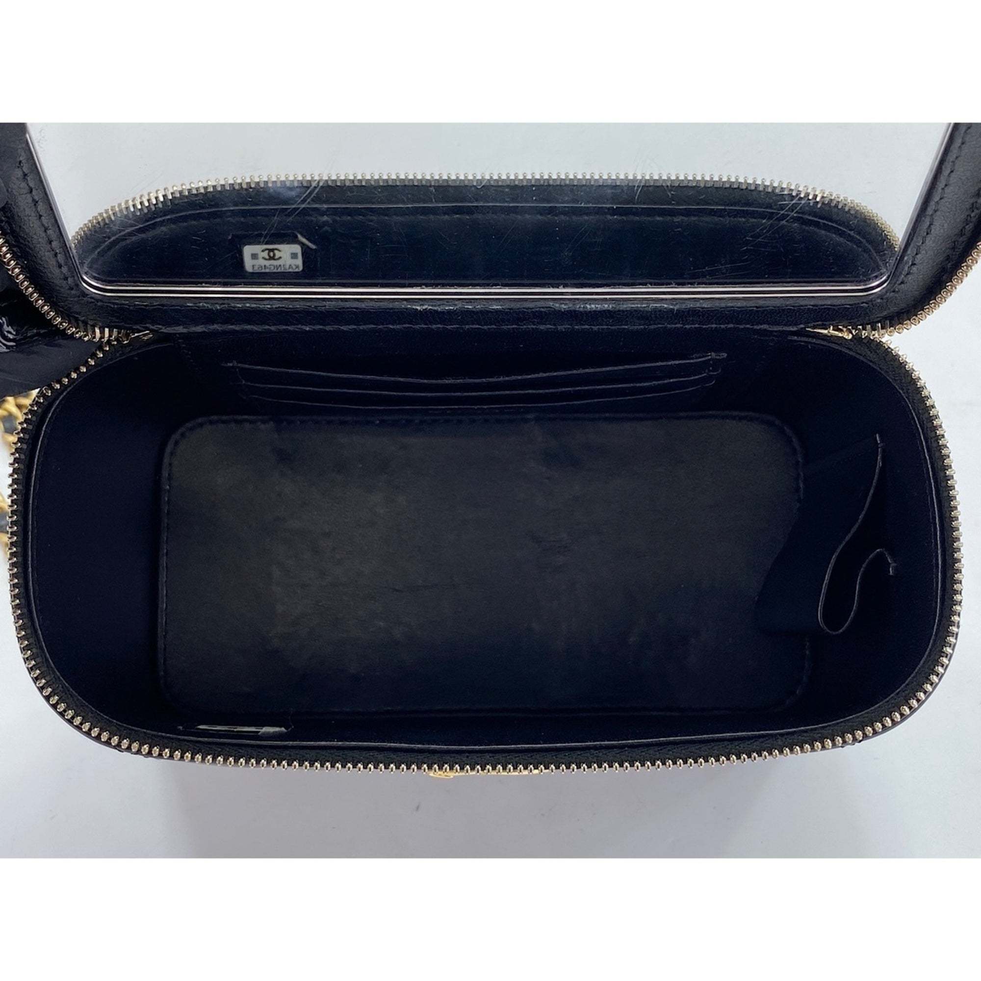 Chanel Black Shoulder Bag (Pre-Owned)