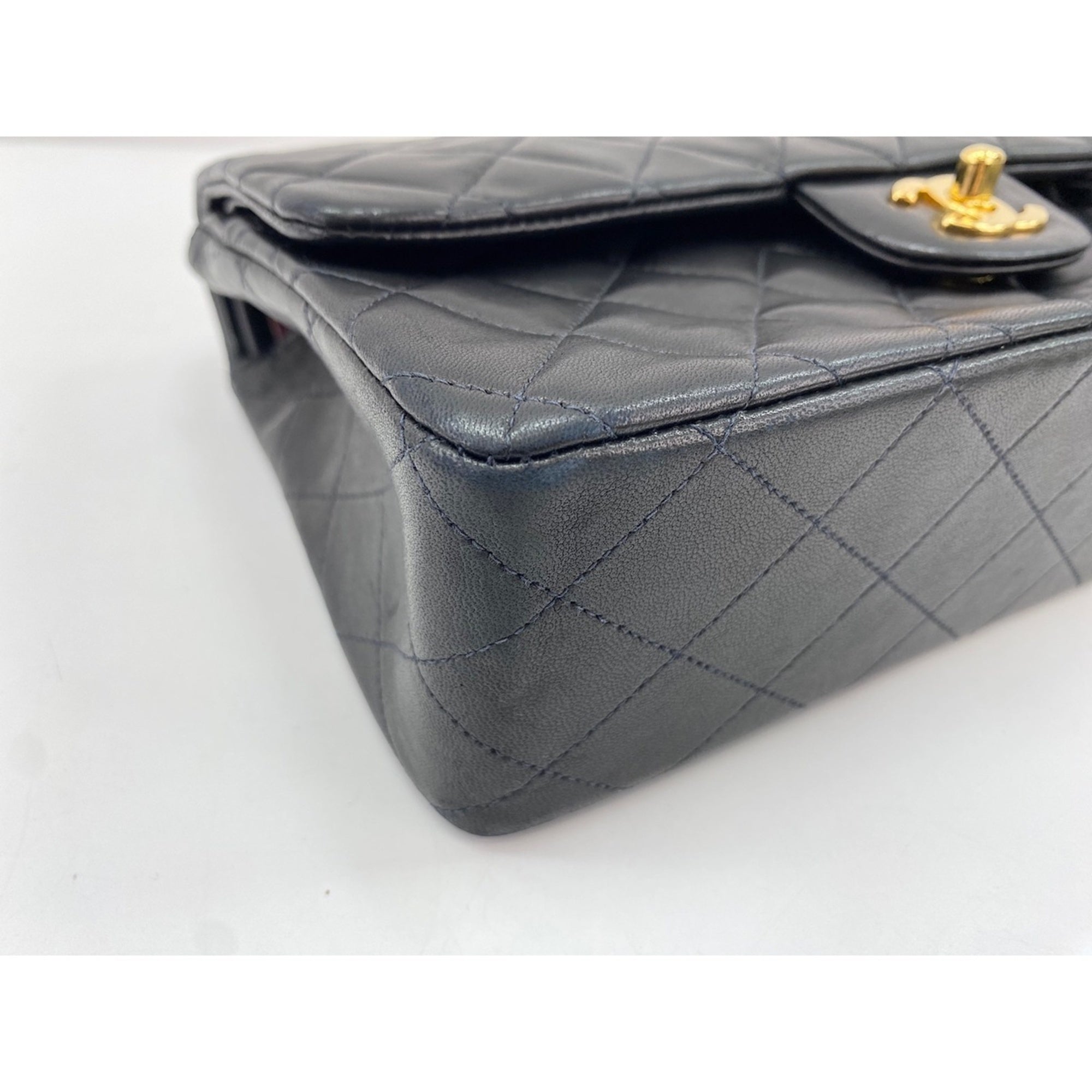 Chanel Matelasse Black Shoulder Bag (Pre-Owned)