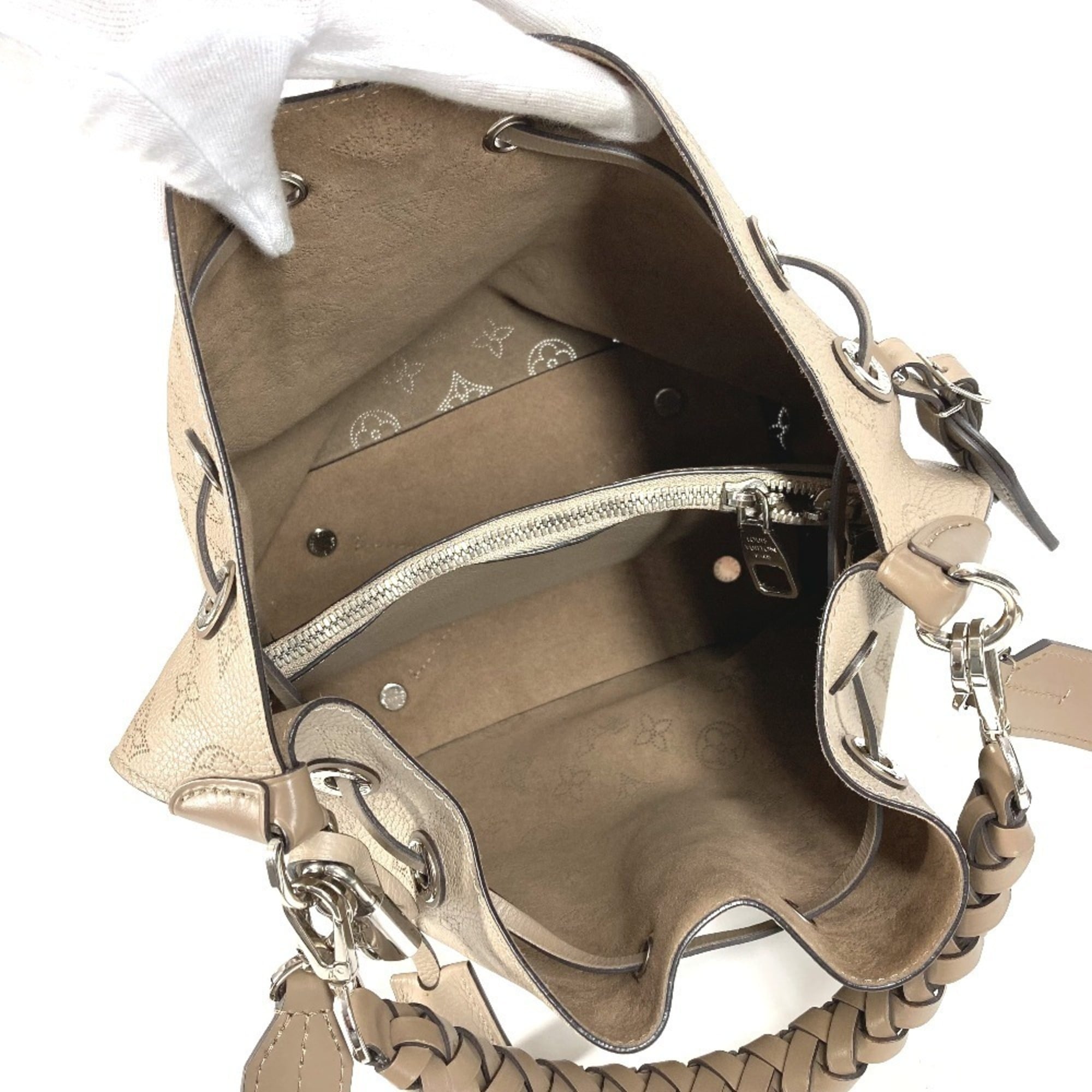 Louis Vuitton Beige Monogram Leather Handbag Shoulder Bag (Pre-Owned)