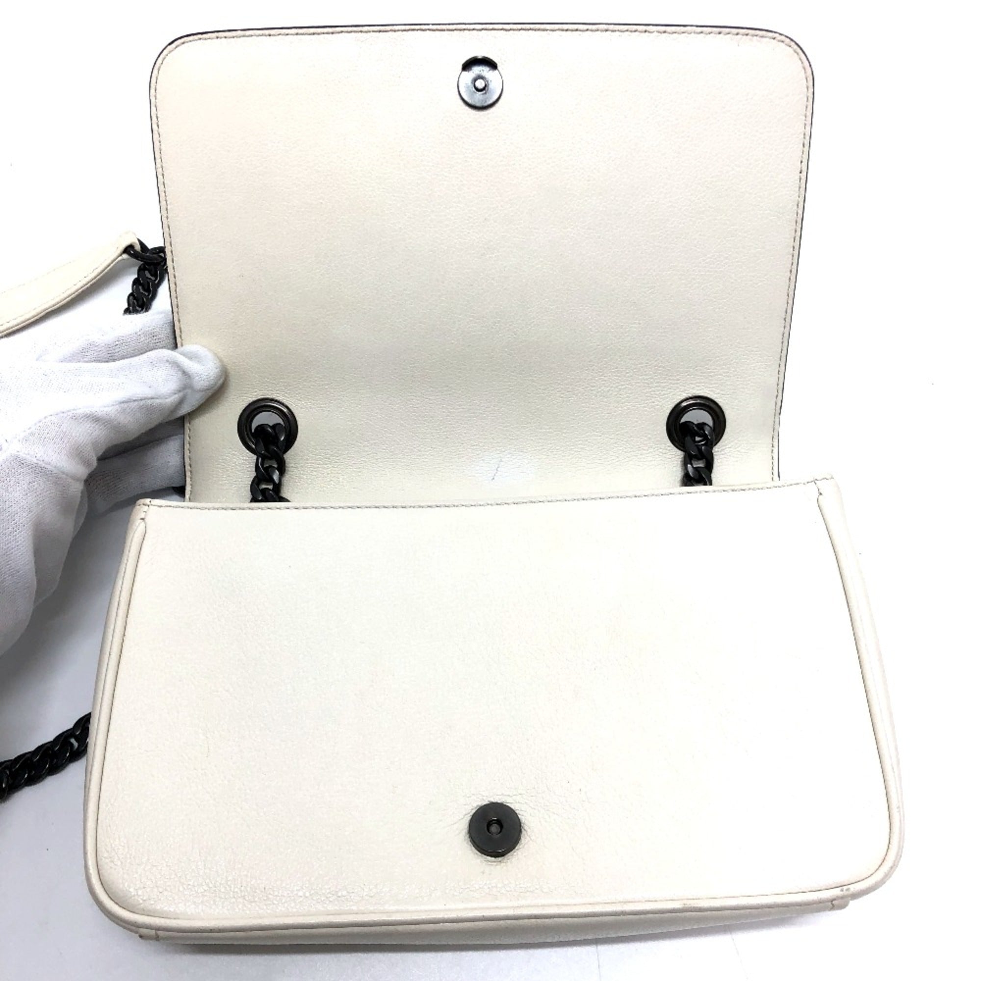 Prada White Leather Shoulder Bag (Pre-Owned)