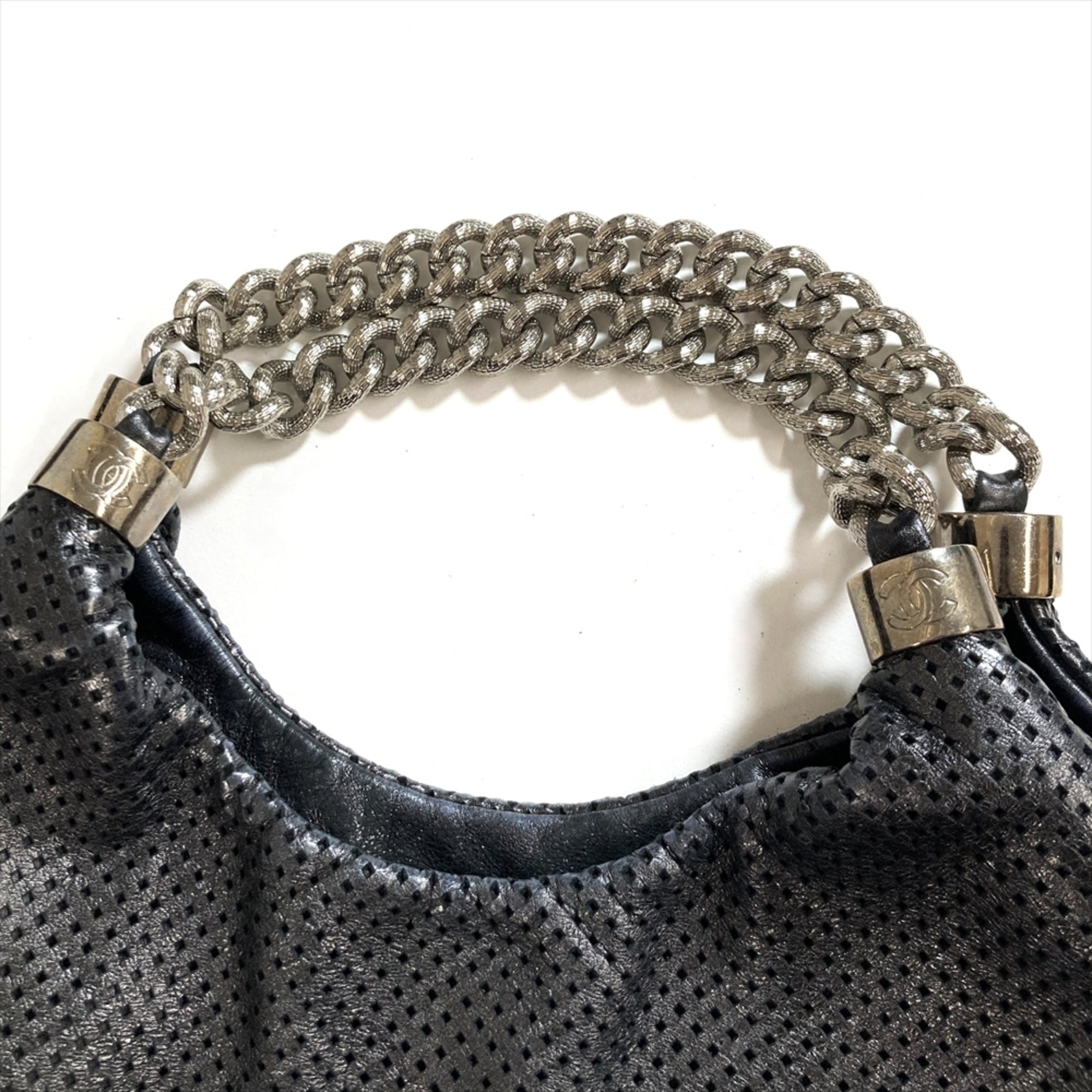 Chanel Black Metallic Leather Handbag (Pre-Owned)