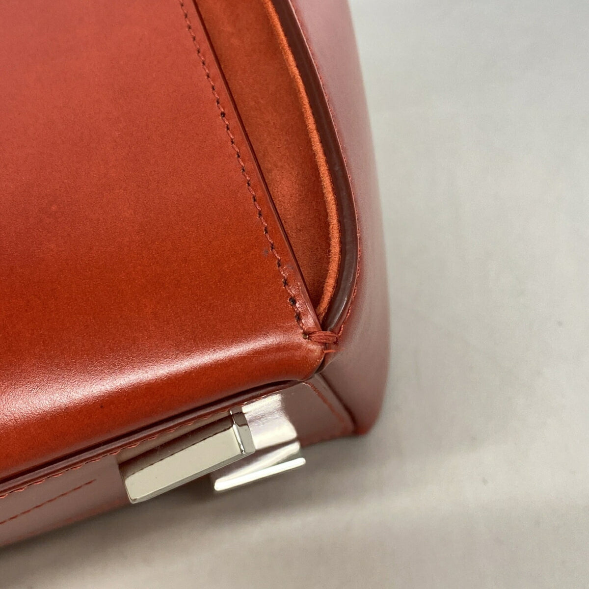 Salvatore Ferragamo Red Color Leather Handbag (Pre-Owned)