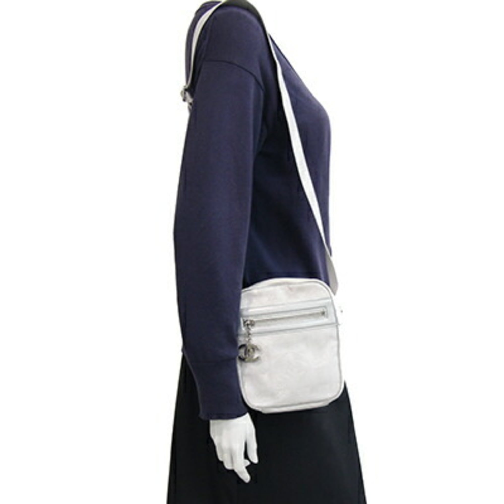 Chanel Silver Nylon Canvas Leather Pochette Shoulder Bag (Pre-Owned)