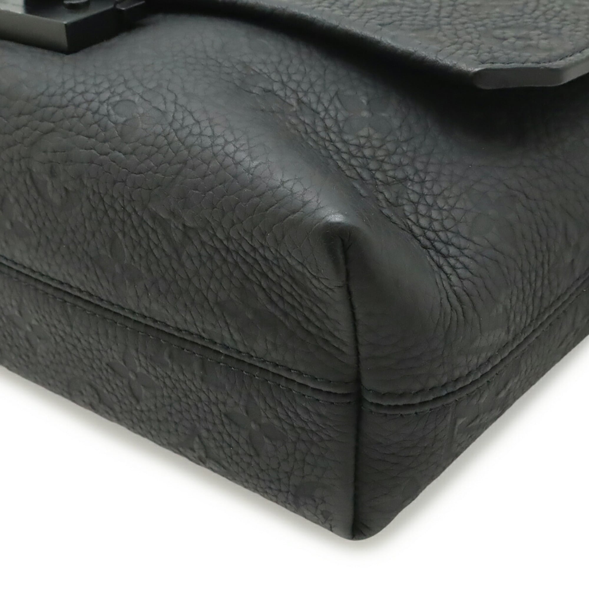 Louis Vuitton Taurillon Black Noir Leather Shoulder Bag (Pre-Owned)