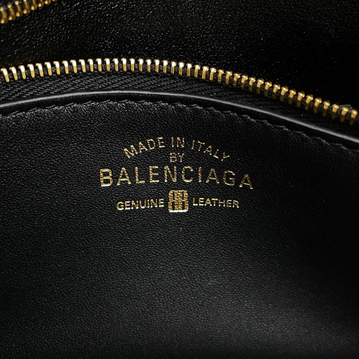 Balenciaga Black Leather Shoulder Bag (Pre-Owned)