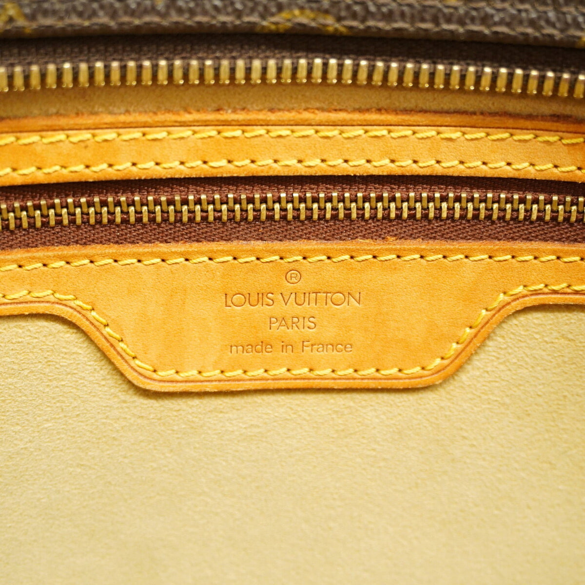 Louis Vuitton Brown Shoulder Bag (Pre-Owned)