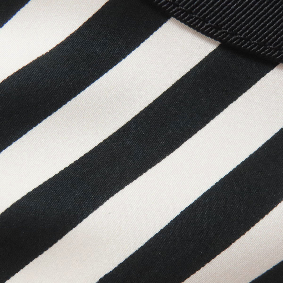 Chanel Black White Nylon Tote Bag (Pre-Owned)