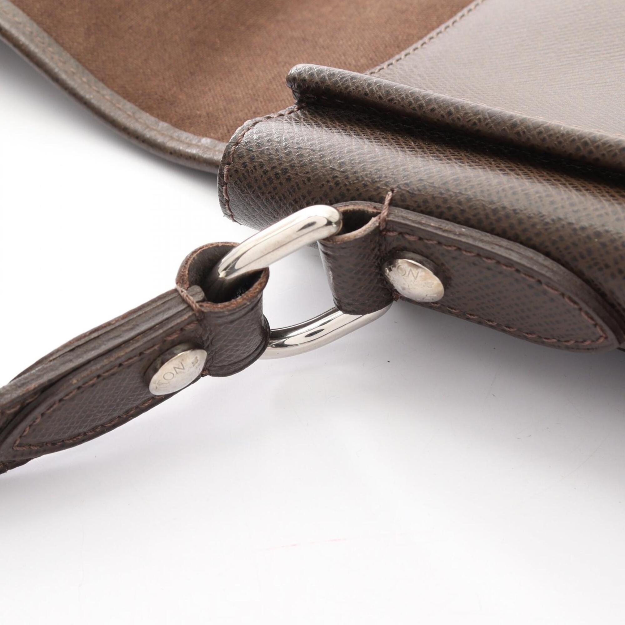 Louis Vuitton Brown Grizzly Taiga Leather Shoulder Bag (Pre-Owned)