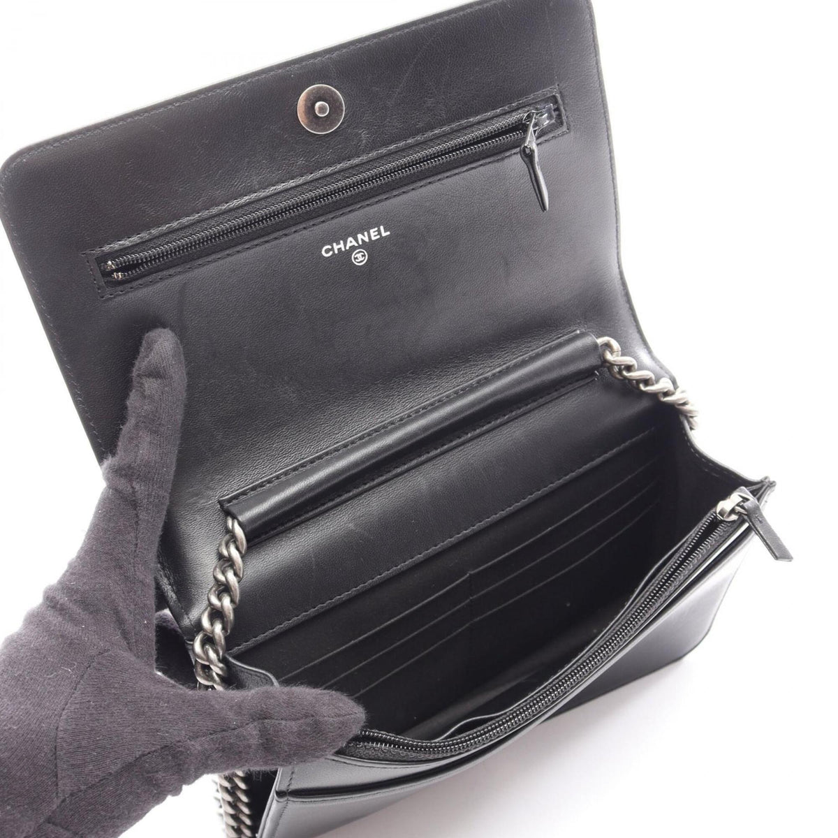 Chanel Black Leather Handbag Shoulder Bag (Pre-Owned)