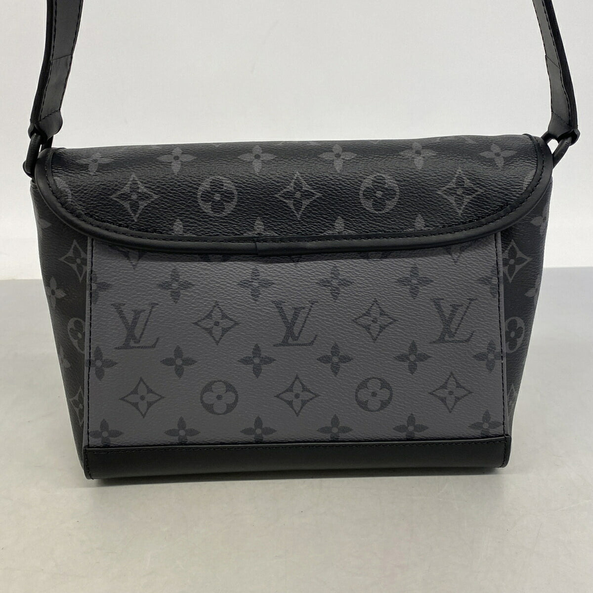 Louis Vuitton Black Gray Shoulder Bag (Pre-Owned)