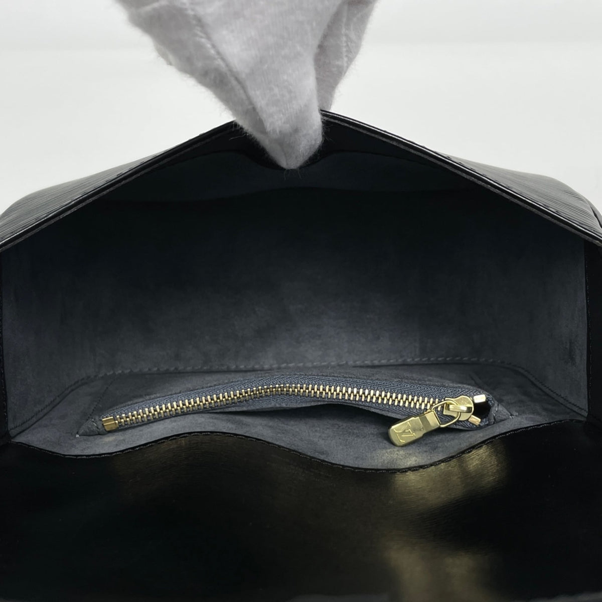 Louis Vuitton Epi Black Noir Epi Leather Shoulder Bag (Pre-Owned)