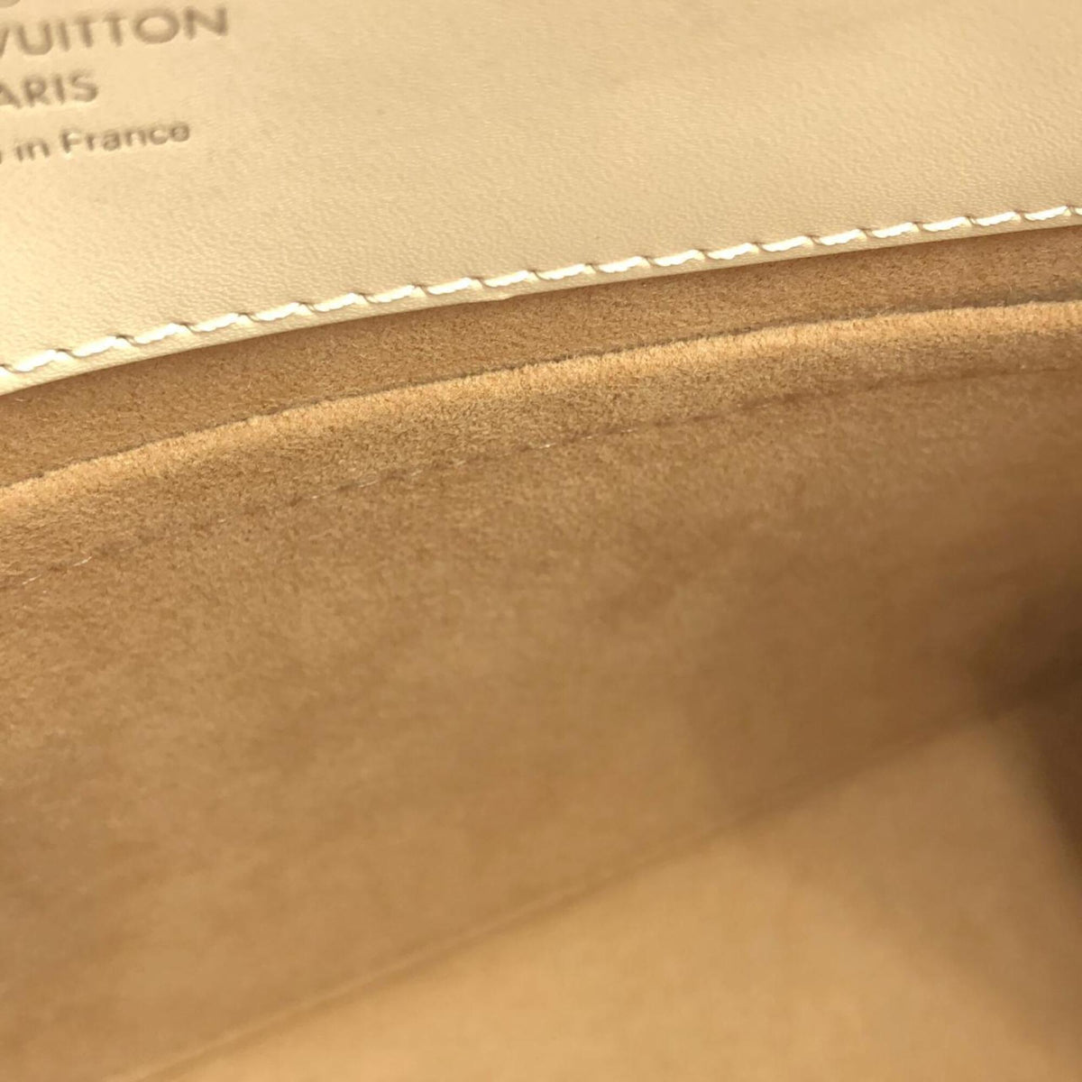 Louis Vuitton Beige Leather Handbag (Pre-Owned)