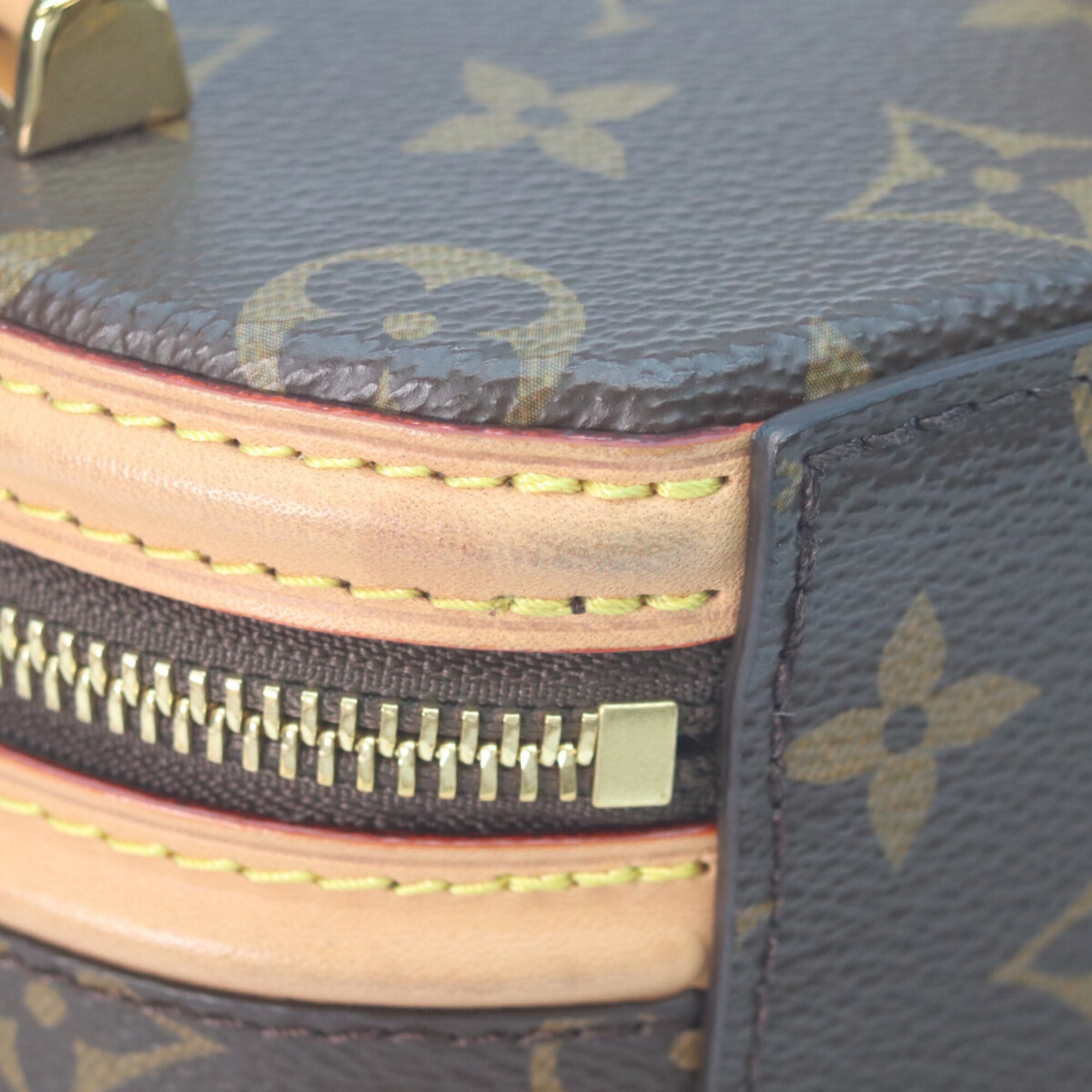 Louis Vuitton Beige Monogram Shoulder Bag (Pre-Owned)