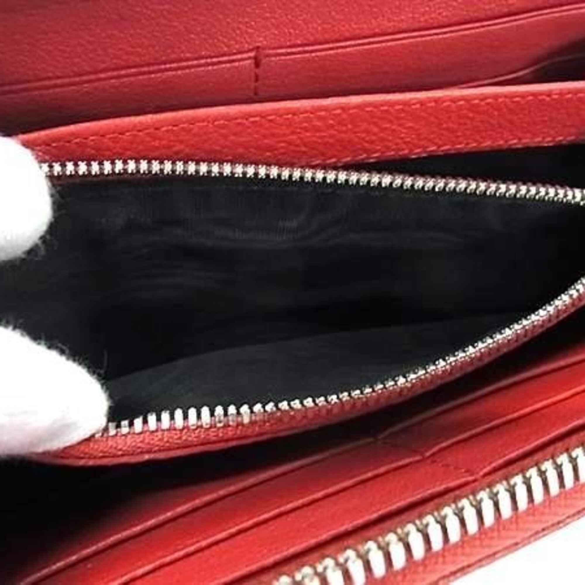 Balenciaga Red Color Leather Long Wallet (Bi-Fold) (Pre-Owned)