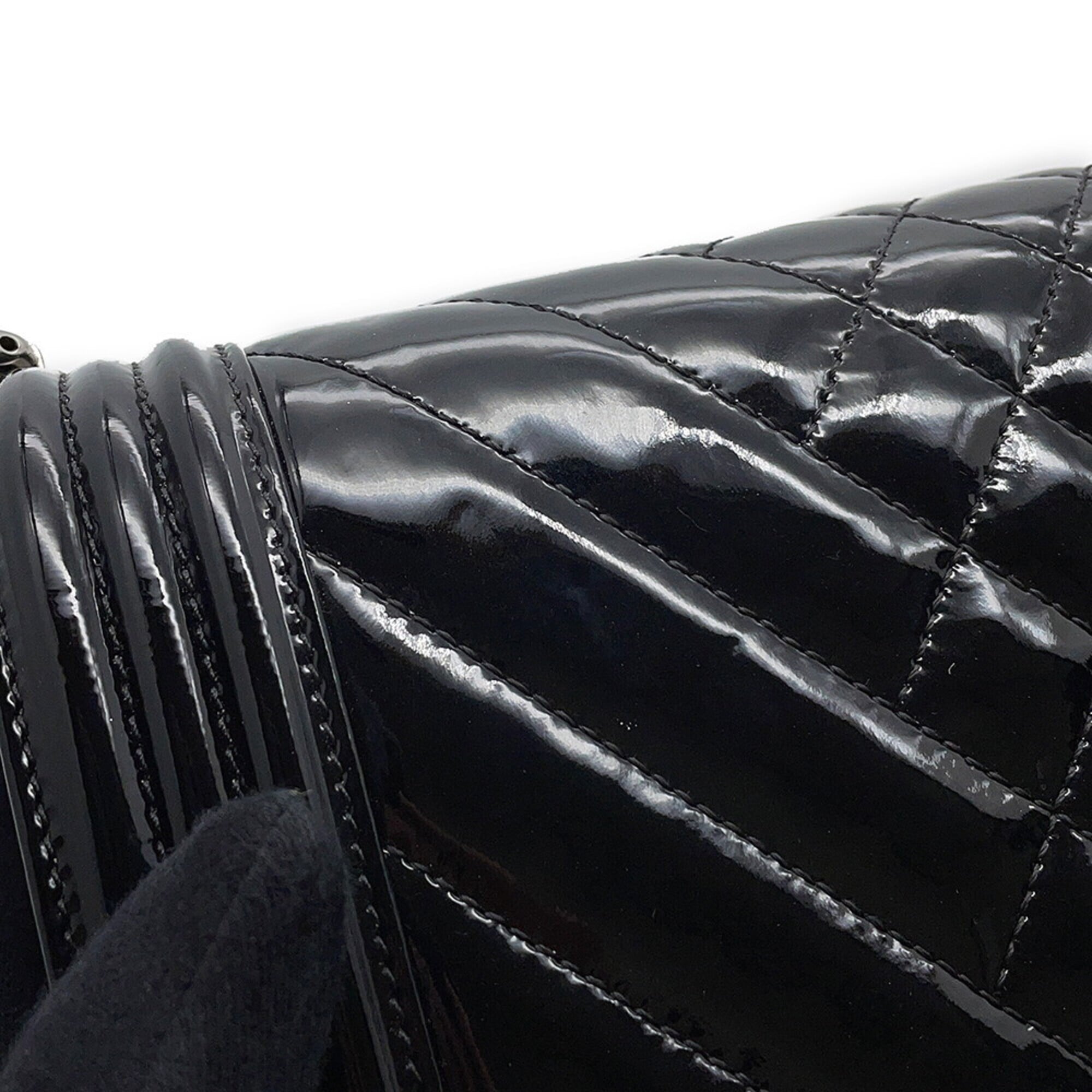 Chanel Black Patent Leather Shoulder Bag (Pre-Owned)