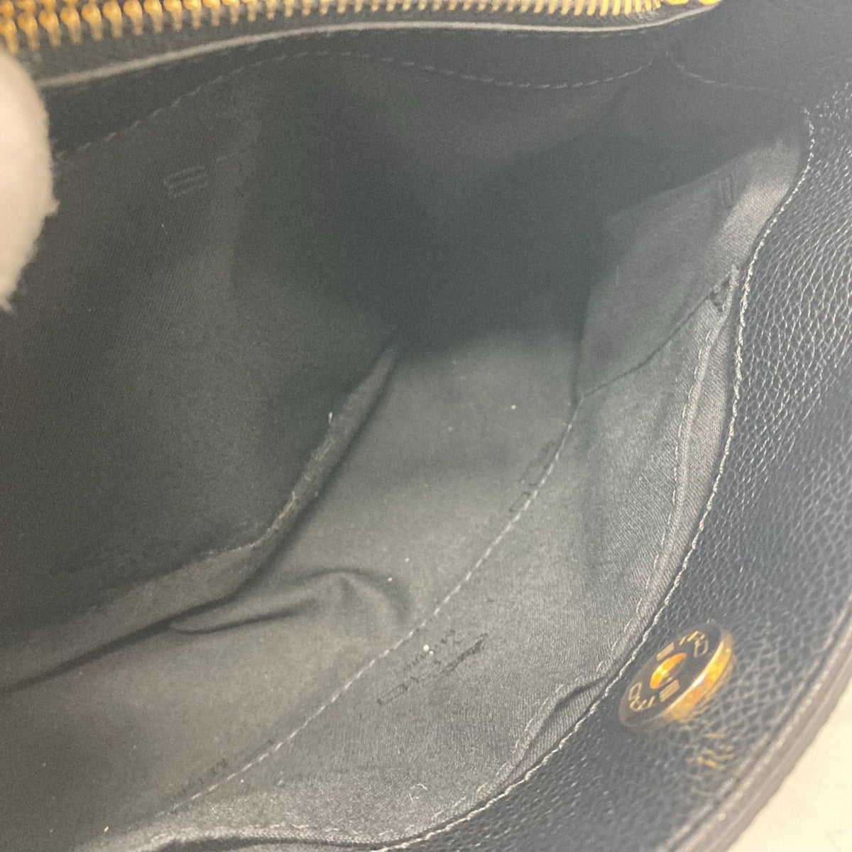 Etro Black Leather Handbag (Pre-Owned)
