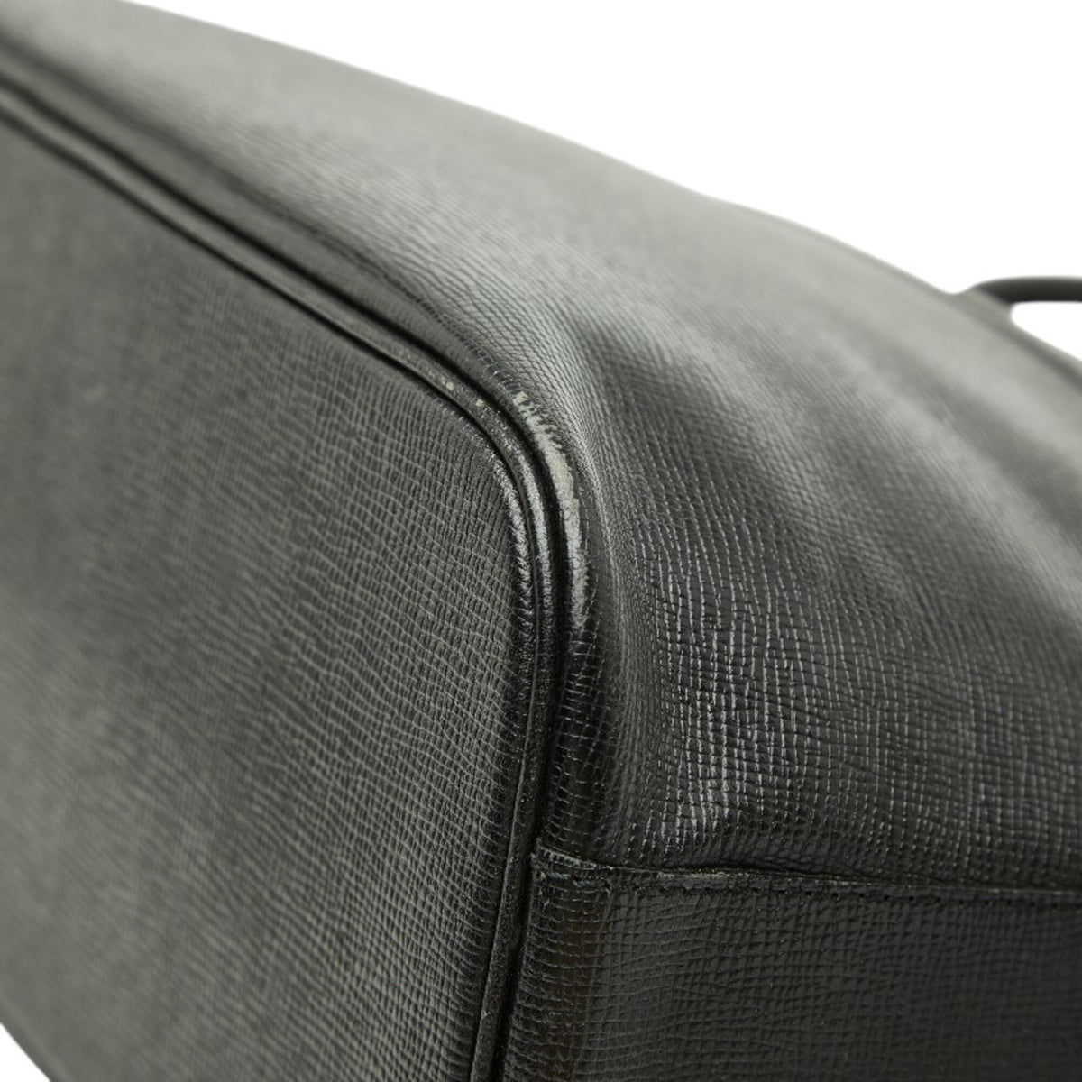 Burberry Black Leather Handbag (Pre-Owned)