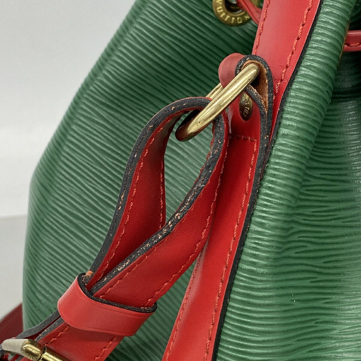 Louis Vuitton Borneo Green Castilian Red Shoulder Bag (Pre-Owned)