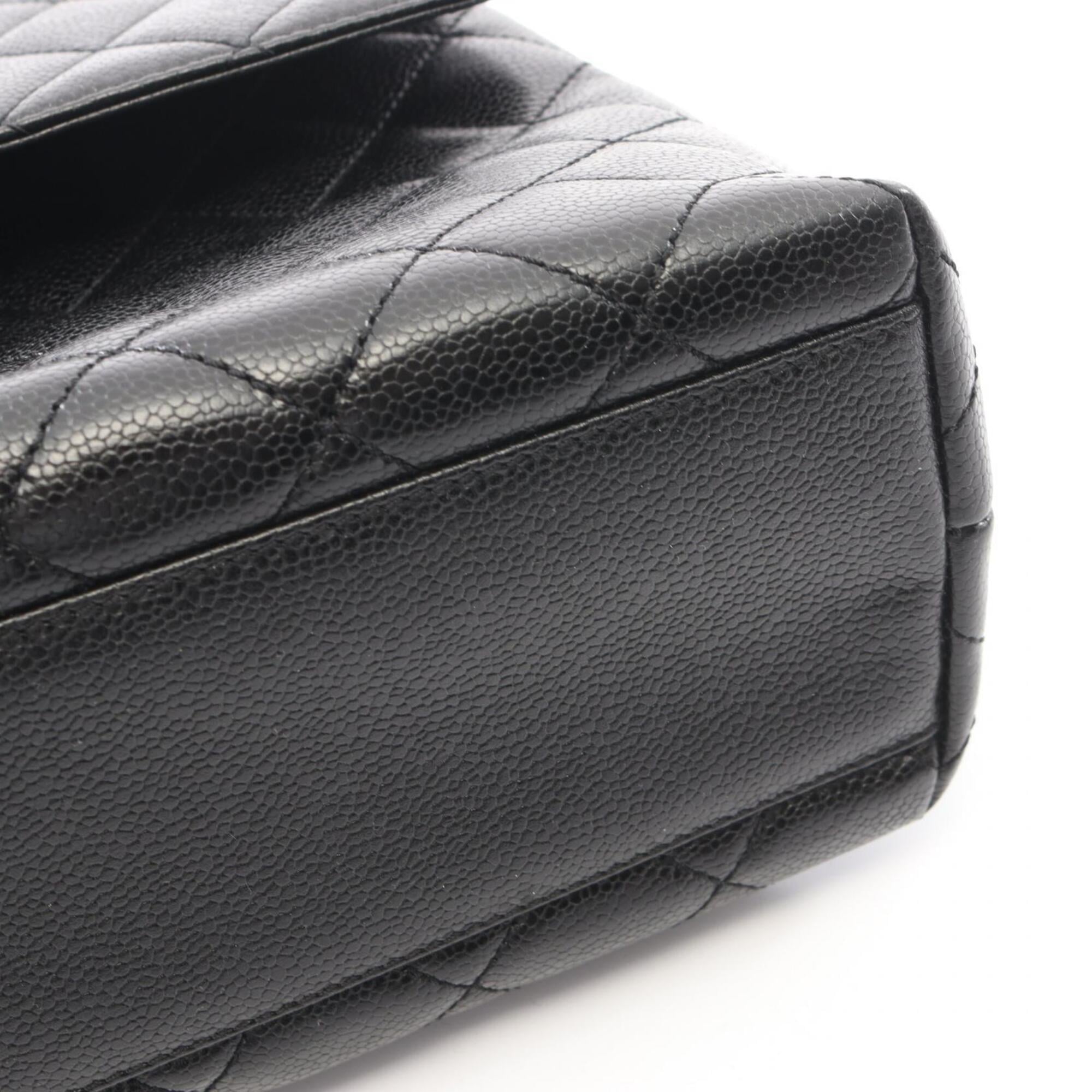 Chanel Black Grained Calfskin Handbag (Pre-Owned)