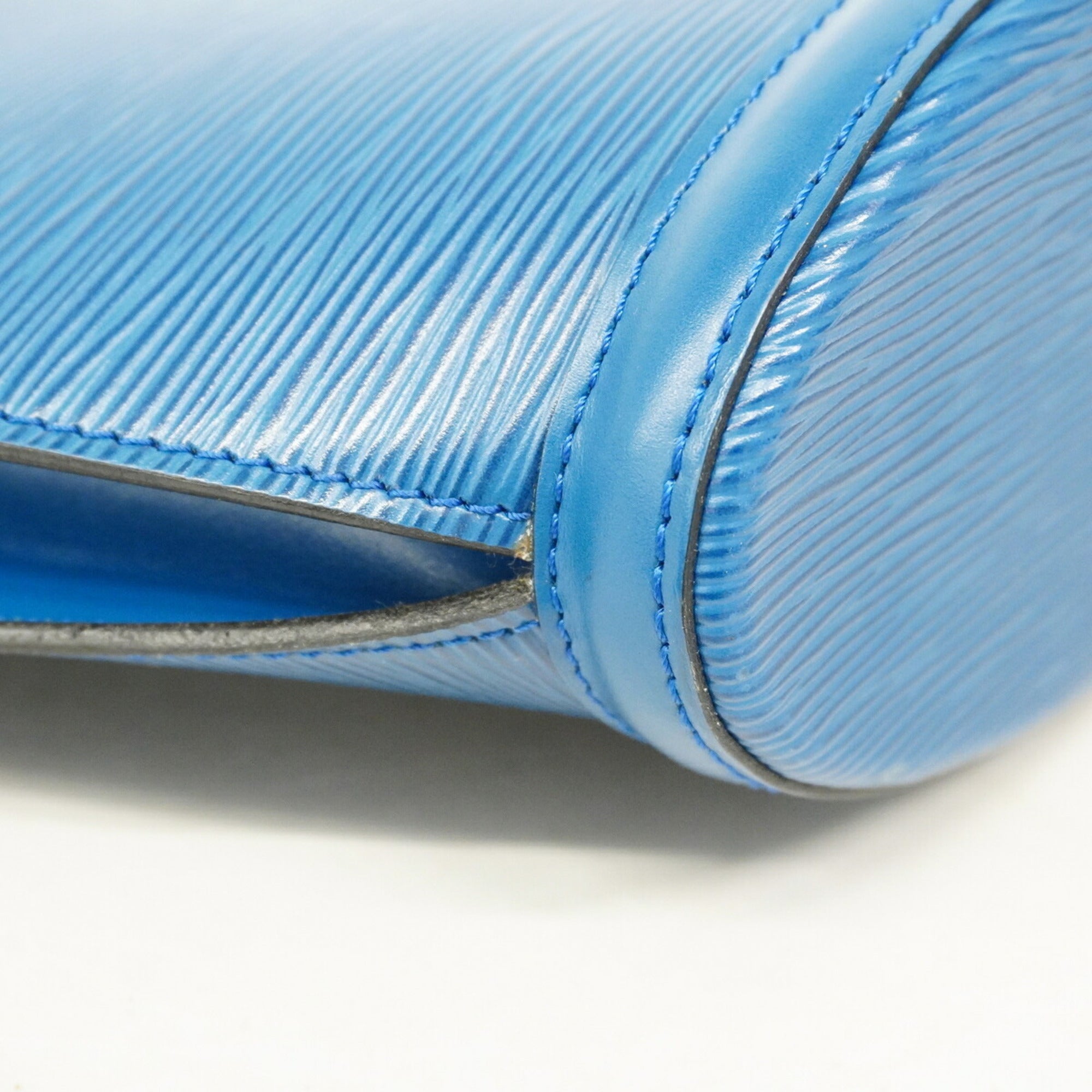 Louis Vuitton Toledo Blue Handbag (Pre-Owned)
