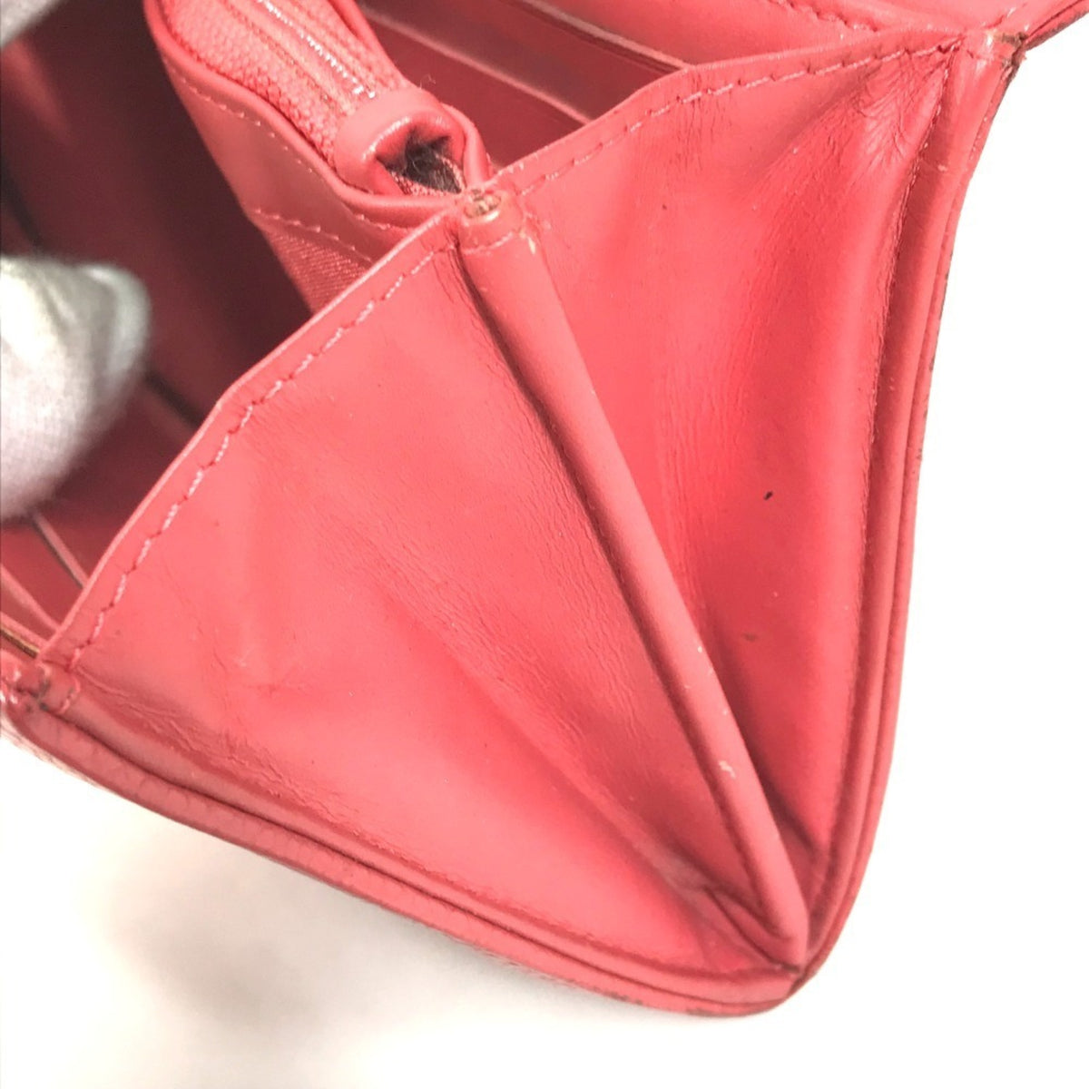 Chanel Red Color Grained Calfskin Long Wallet (Bi-Fold) (Pre-Owned)
