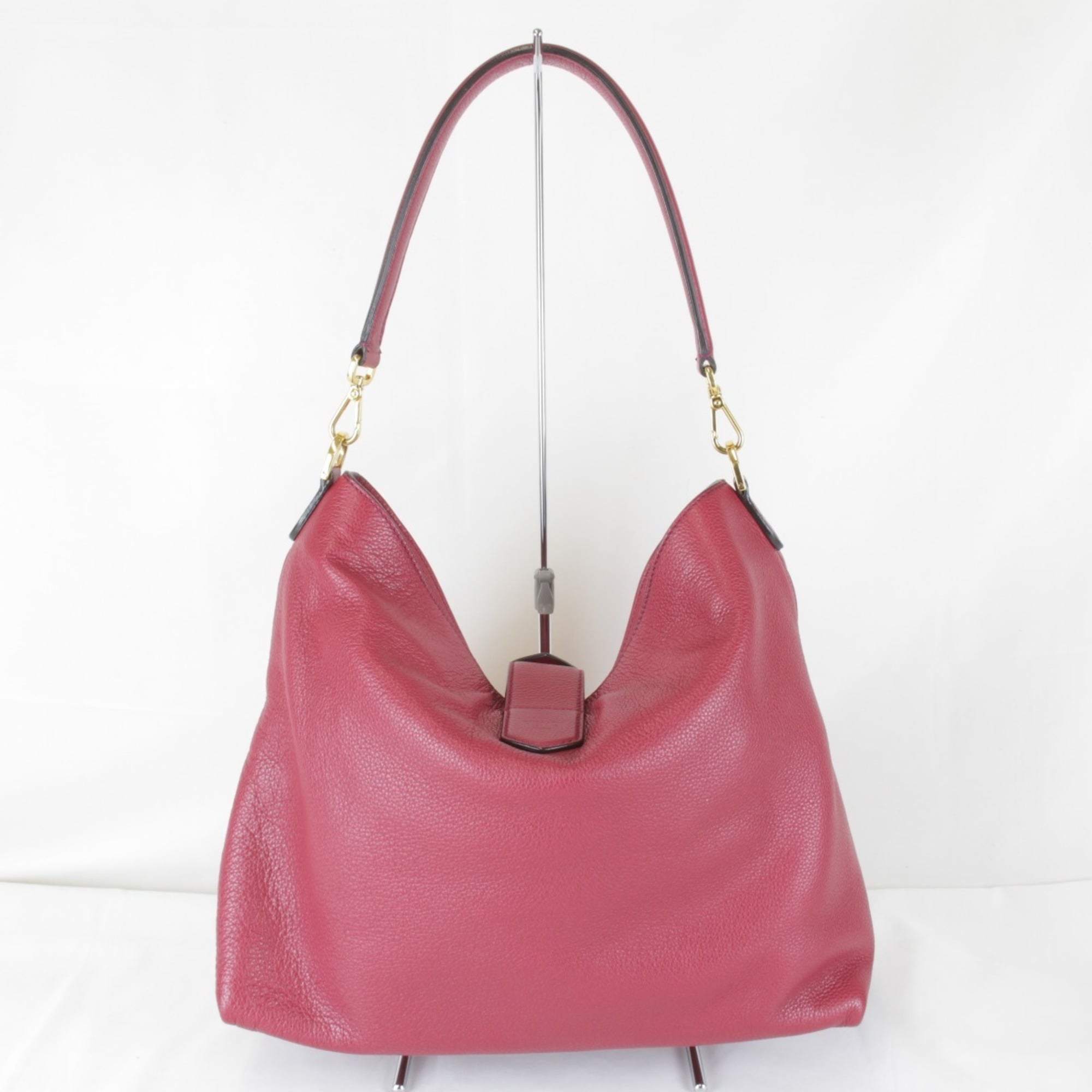 Fendi Pink Leather Shoulder Bag (Pre-Owned)