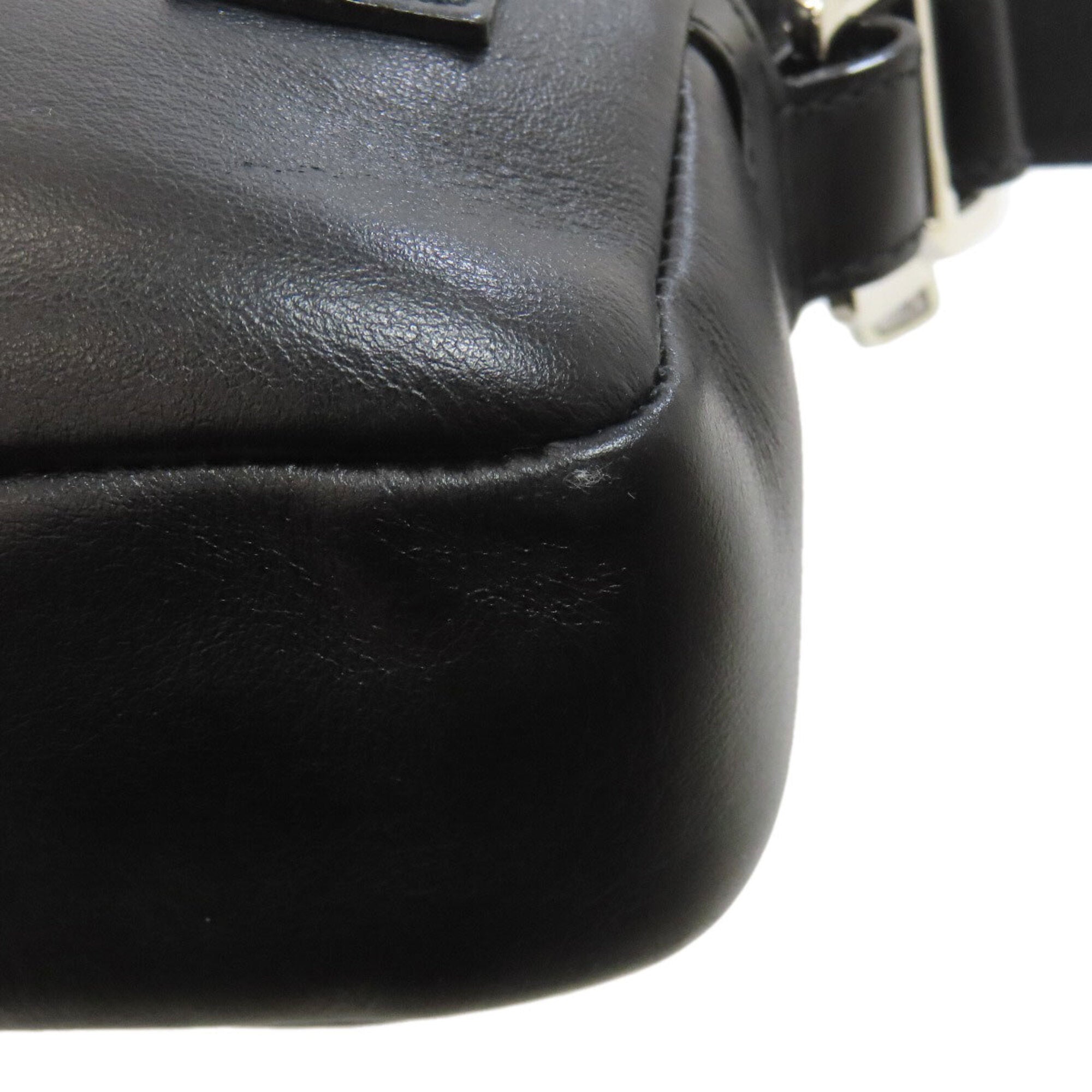 Bally Black Leather Shoulder Bag (Pre-Owned)