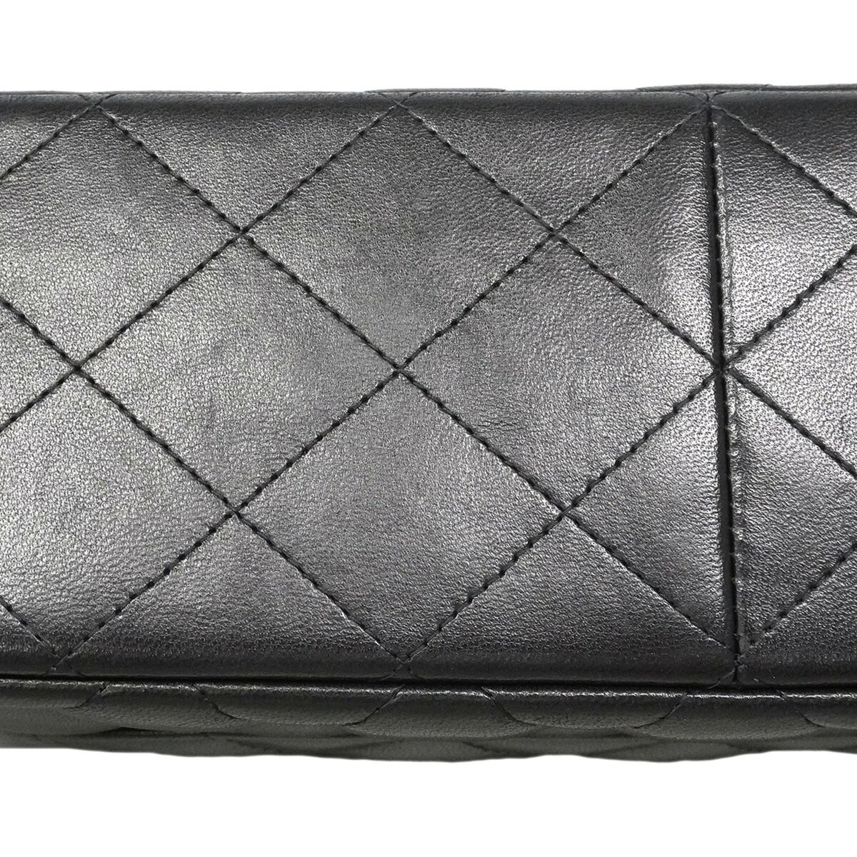 Chanel Black Leather Shoulder Bag (Pre-Owned)