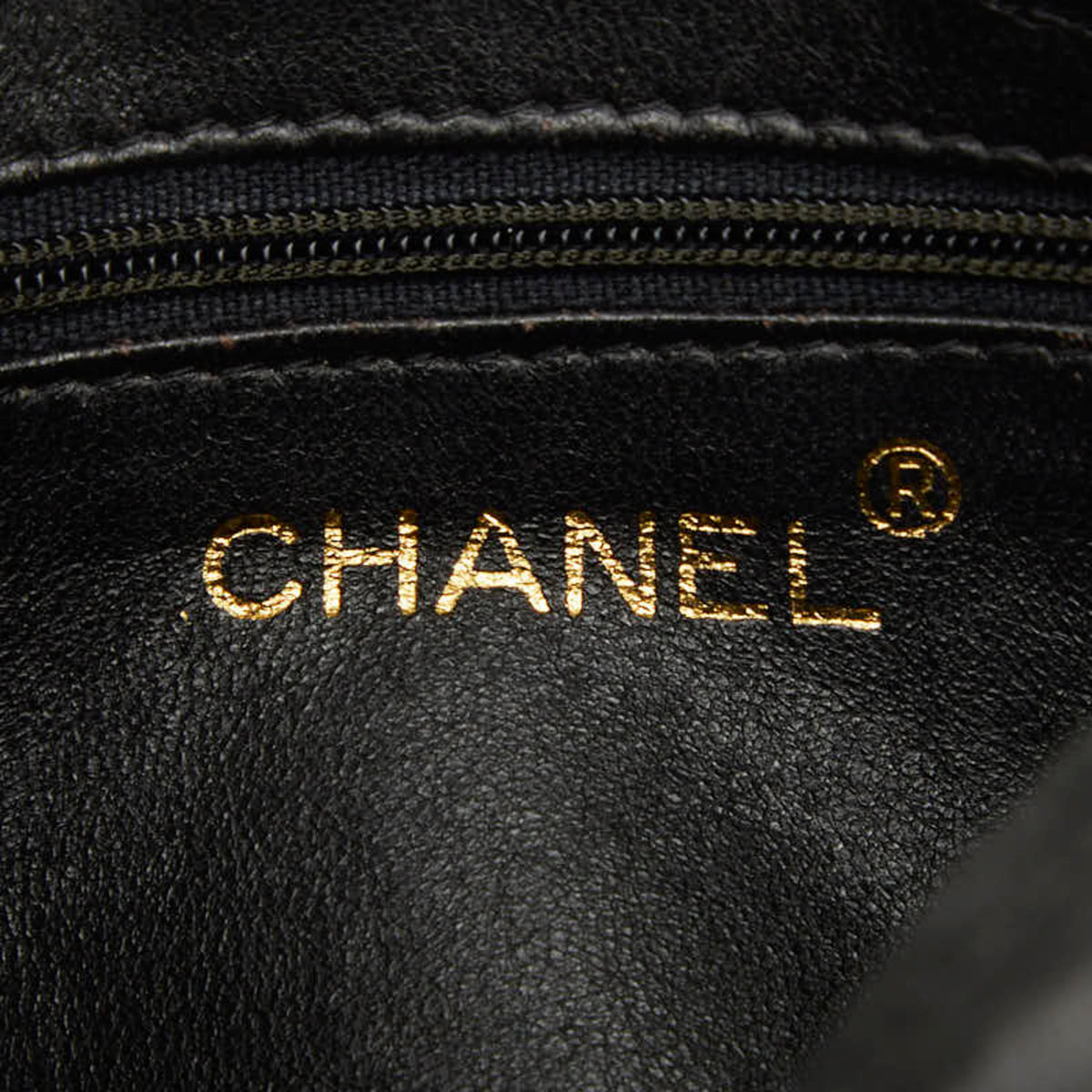 Chanel Matelasse Black Leather Shoulder Bag (Pre-Owned)
