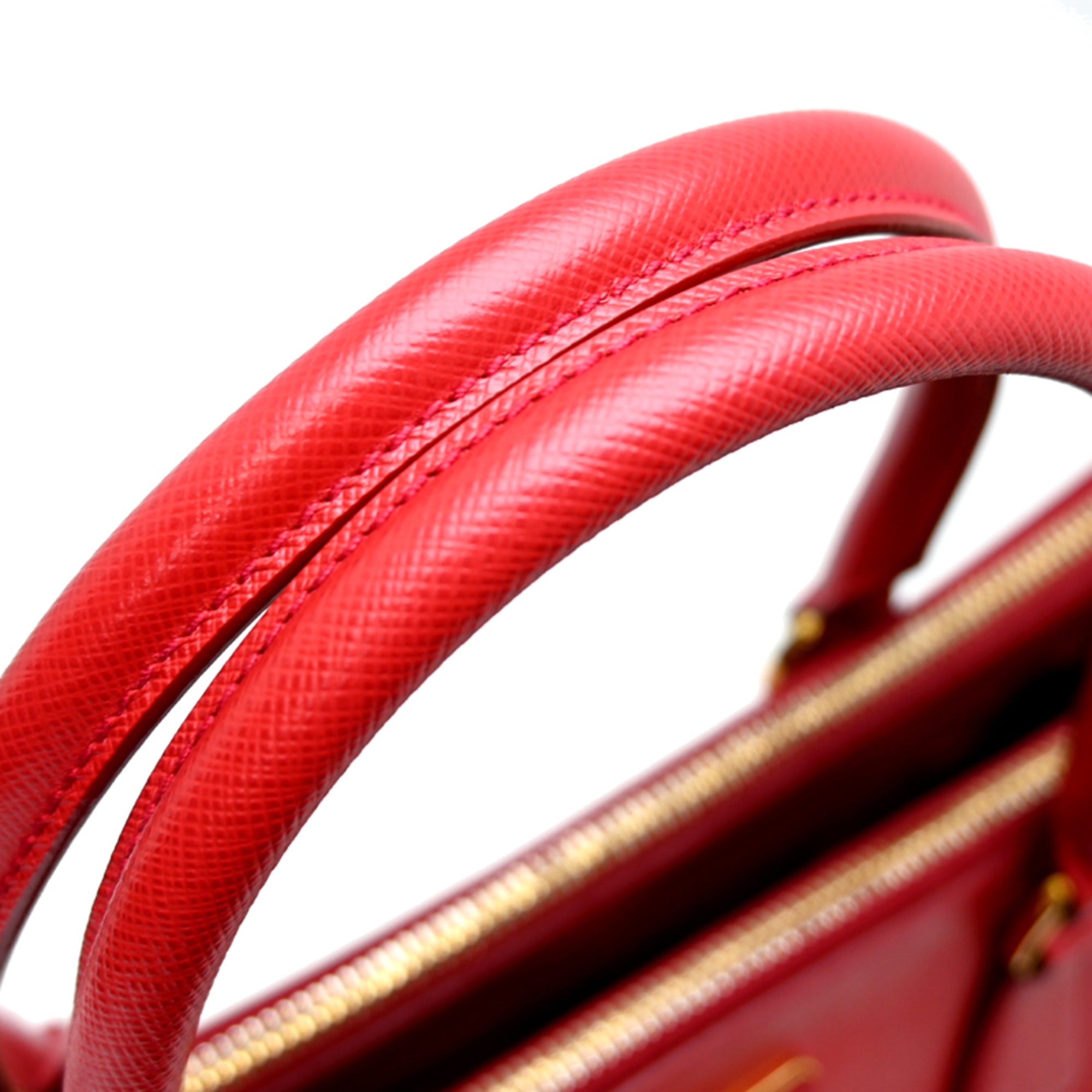 Prada Fuoco Red Color Leather Handbag (Pre-Owned)