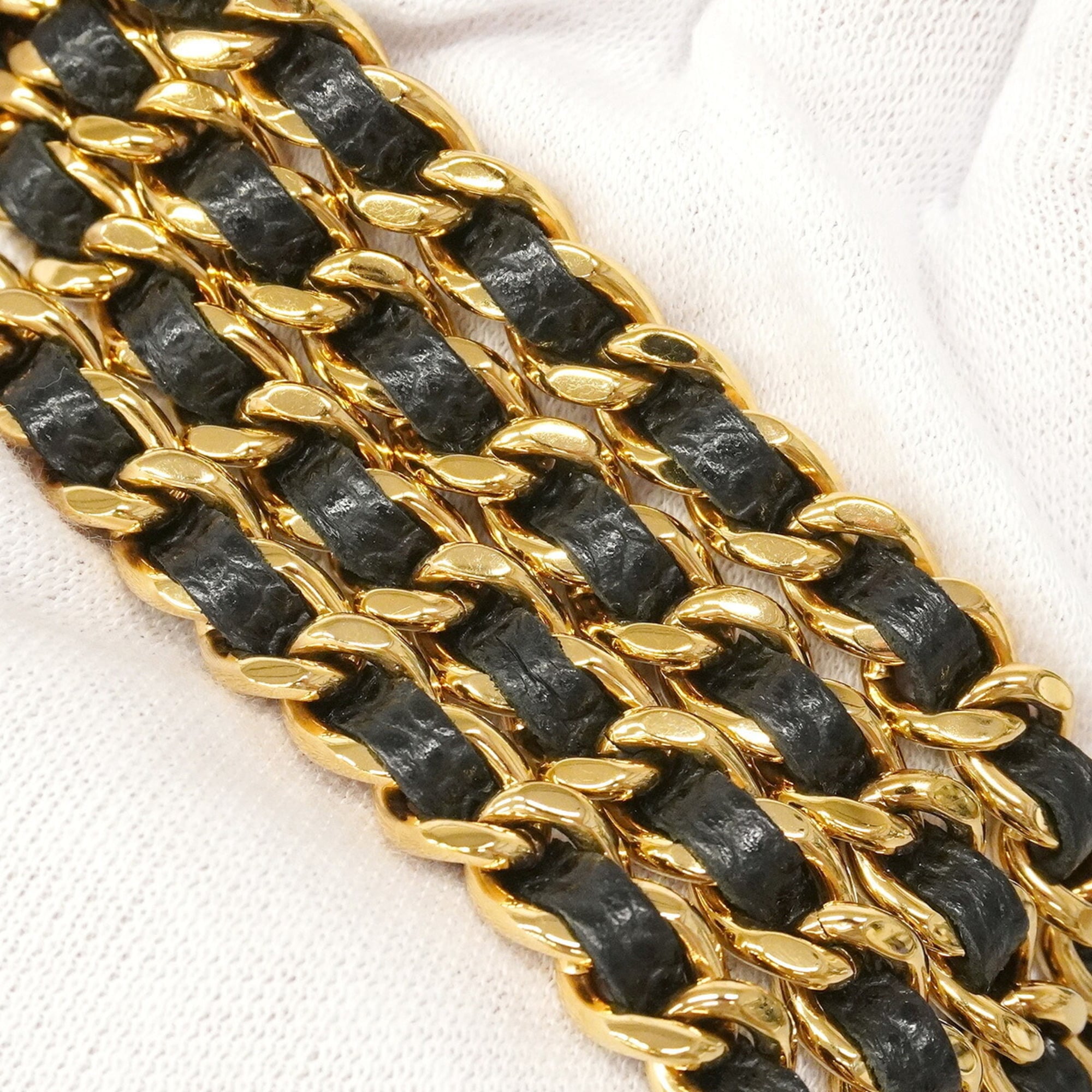 Chanel Black Grained Calfskin Chain/Shoulder Wallet (Pre-Owned)