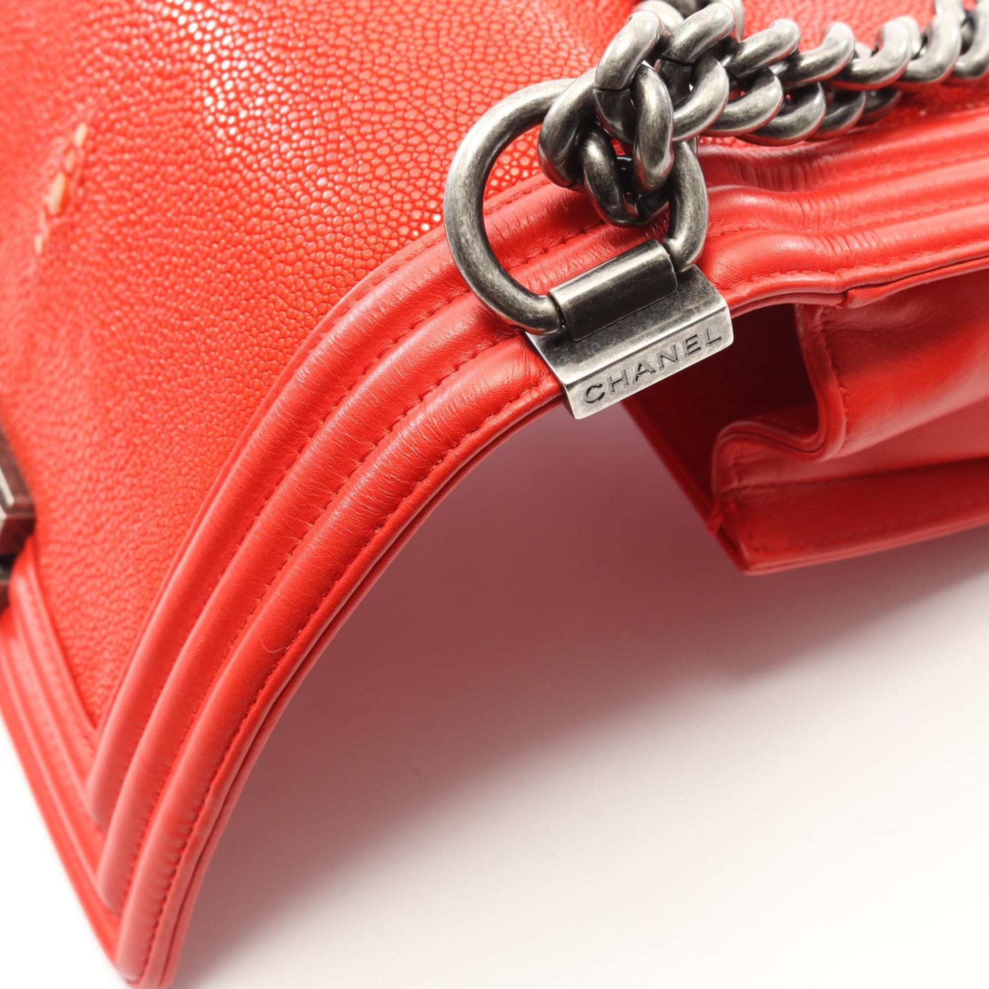 Chanel Red Color Leather Shoulder Bag (Pre-Owned)