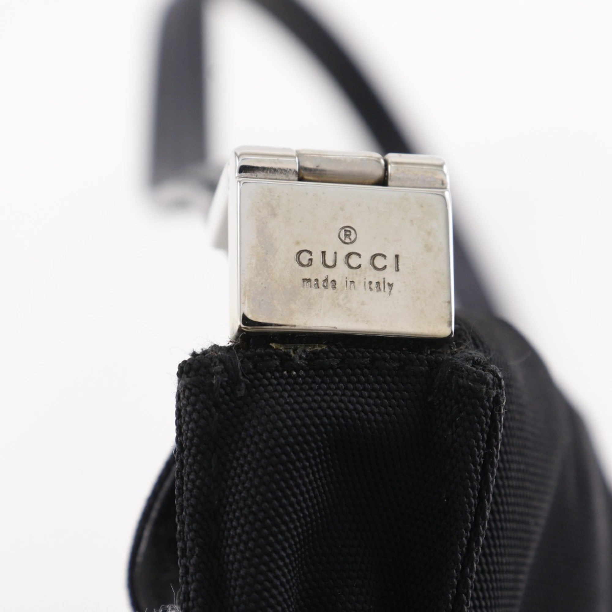 Gucci Black Nylon Canvas Shoulder Bag (Pre-Owned)