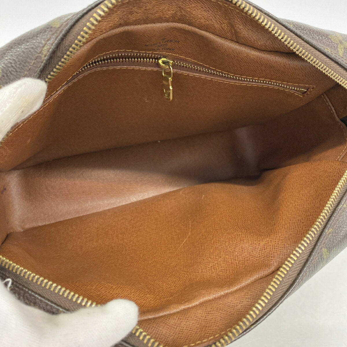 Louis Vuitton Brown Shoulder Bag (Pre-Owned)
