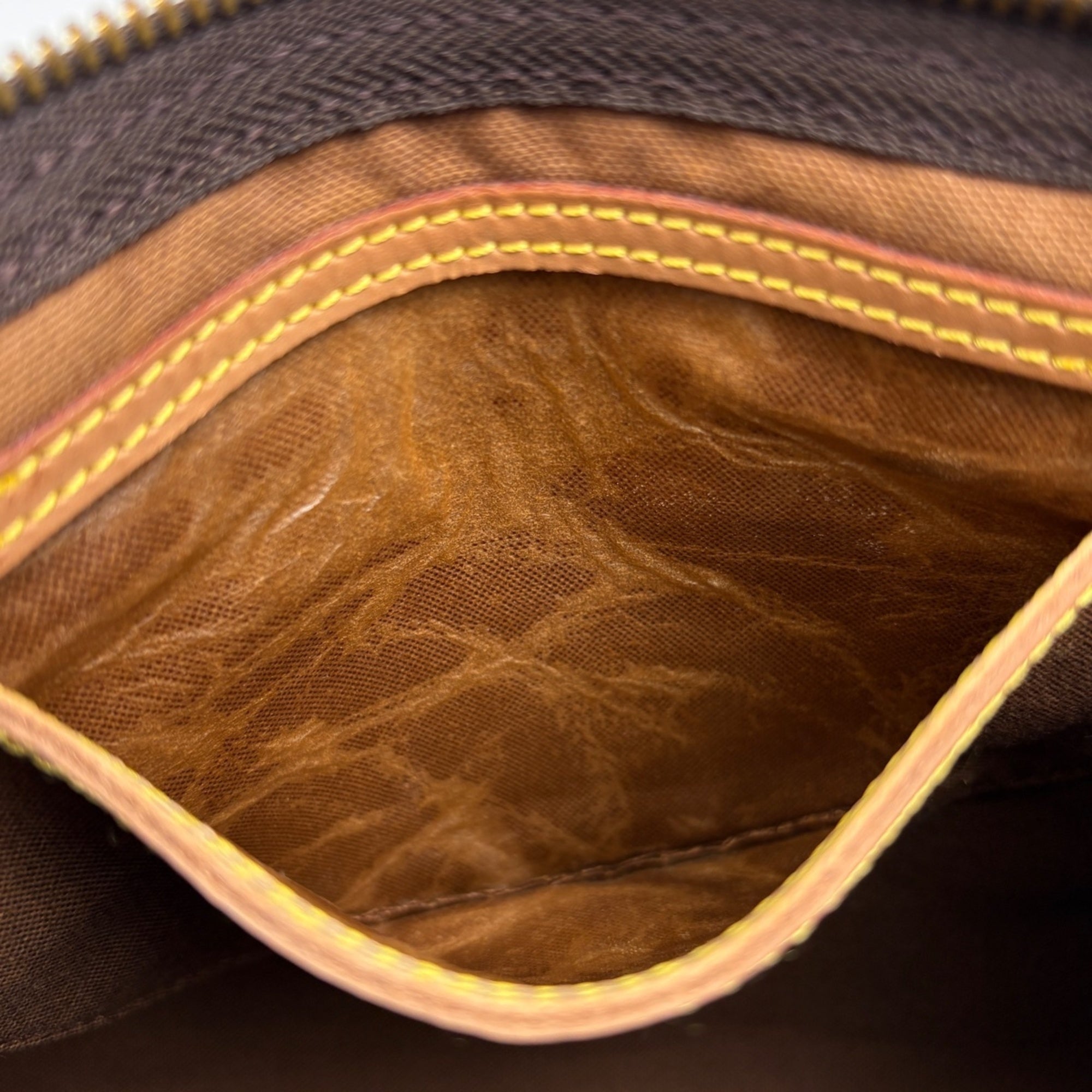 Louis Vuitton Brown Monogram Handbag (Pre-Owned)