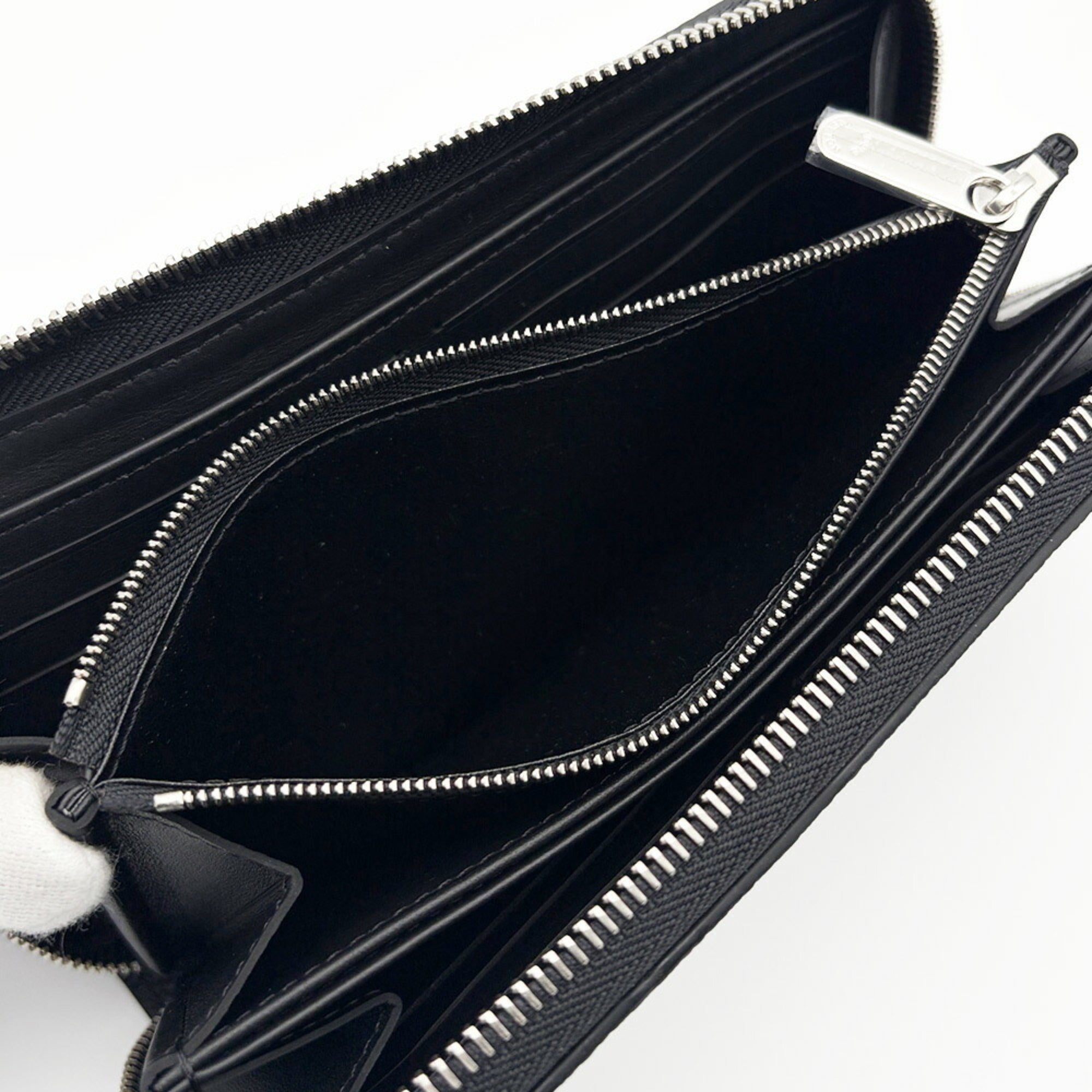 Louis Vuitton Noir Mahina Leather (Pre-Owned)