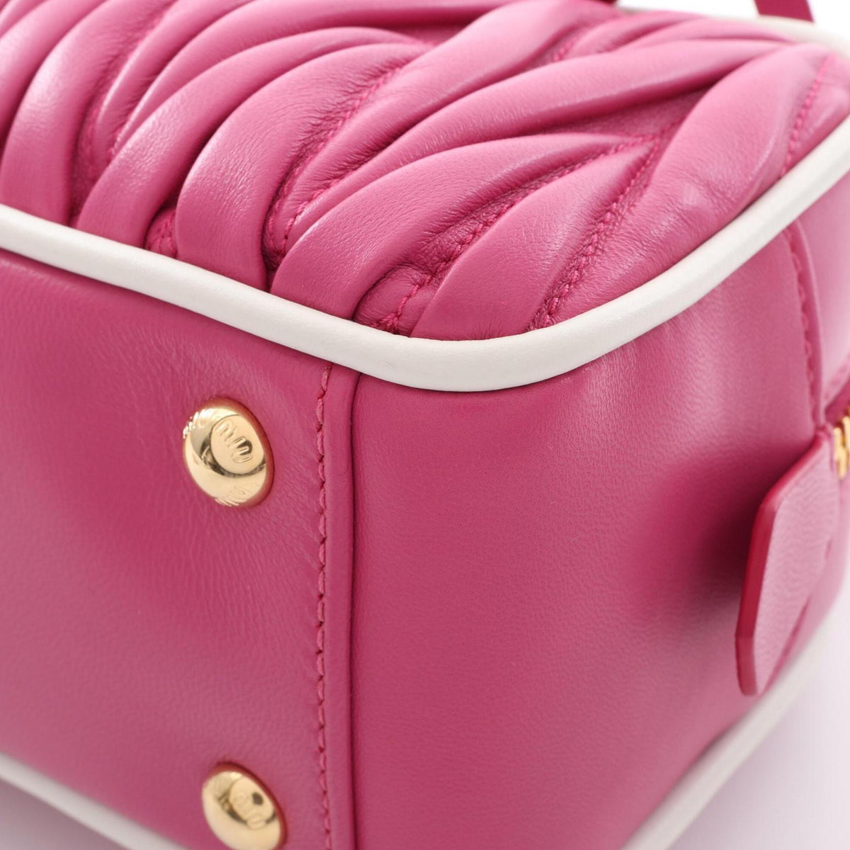 Miu Miu Matelasse Pink Leather Handbag (Pre-Owned)